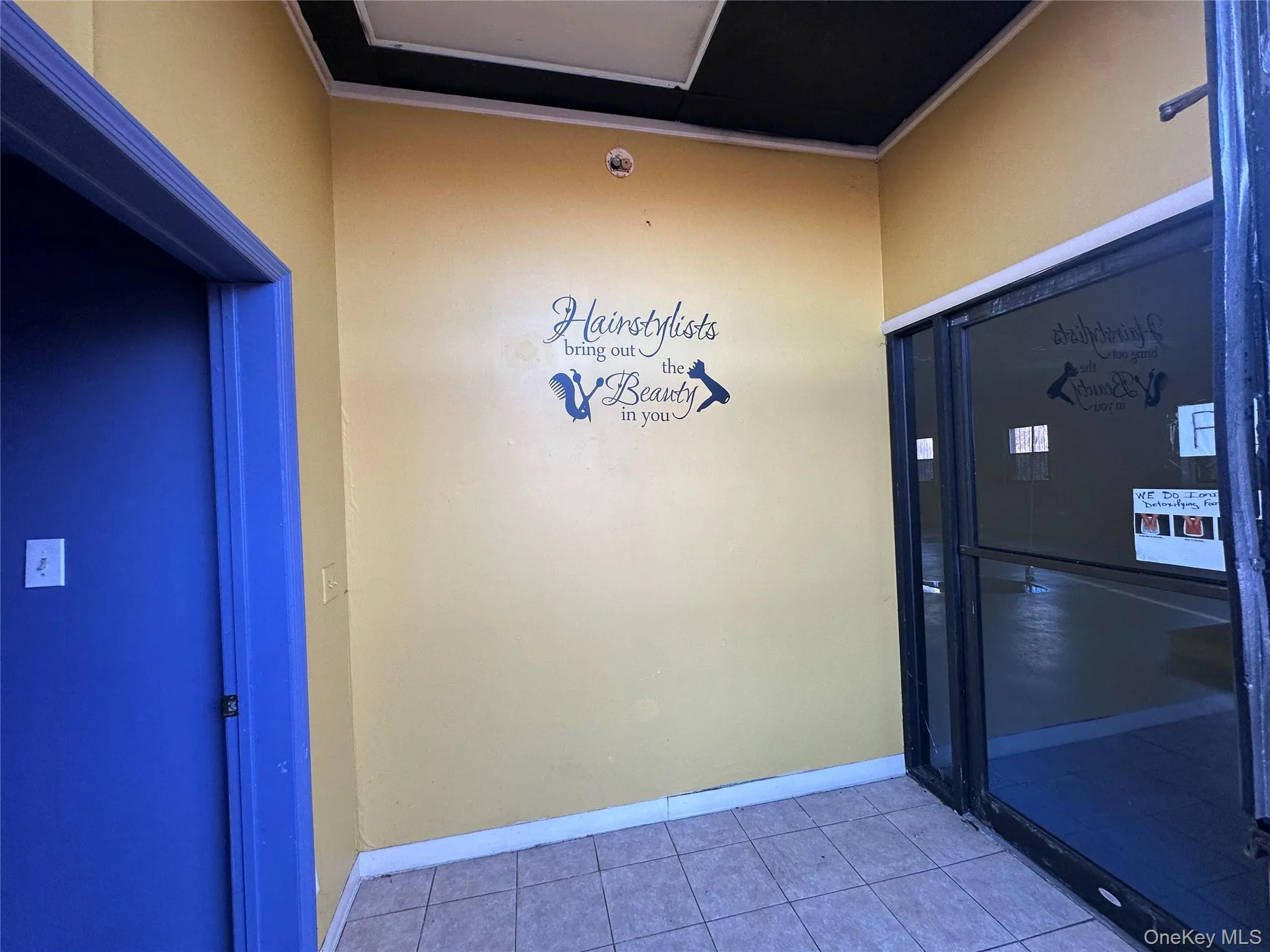 Detailed view of baseboards Detailed view of baseboards