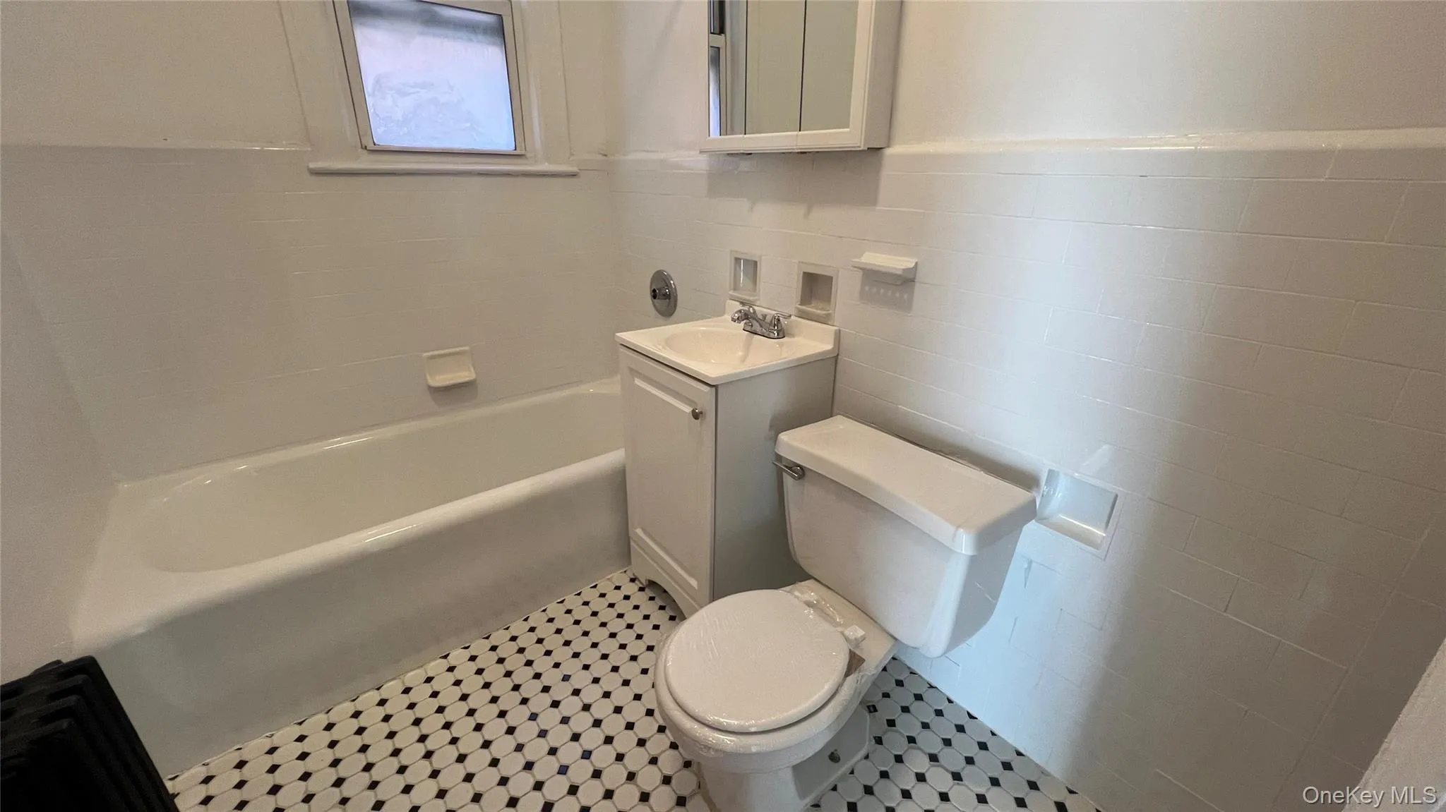 4221 64th Street, New York, NY, 3 Bedrooms Bedrooms, 6 Rooms Rooms,1 BathroomBathrooms,Residential Lease,For Rent,64th,0,939899 4221 64th Street, New York, NY, 3 Bedrooms Bedrooms, 6 Rooms Rooms,1 BathroomBathrooms,Residential Lease,For Rent,64th,0,939899