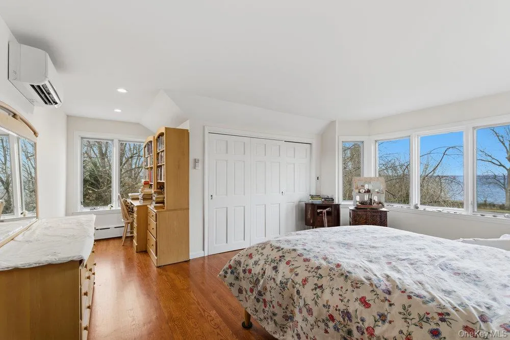 airy bedroom with spectacular water views airy bedroom with spectacular water views