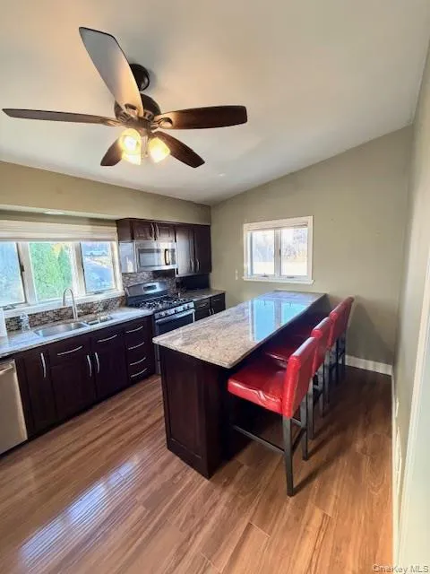 Oversized Granite Kitchen Oversized Granite Kitchen