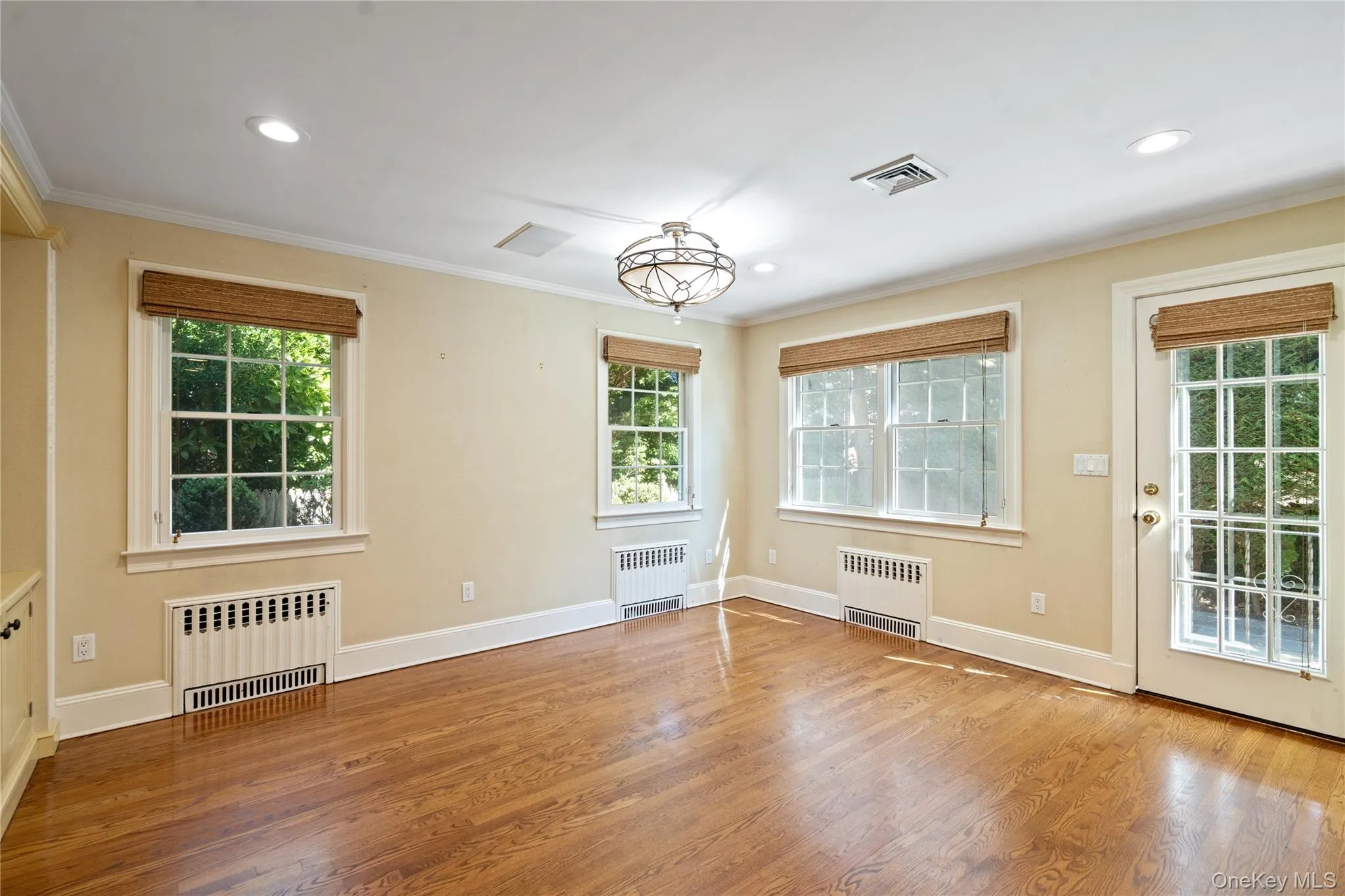 74 Eakins Road, North Hempstead, NY, 4 Bedrooms Bedrooms, 8 Rooms Rooms,2 BathroomsBathrooms,Residential Lease,Idx,Eakins,0,940080 74 Eakins Road, North Hempstead, NY, 4 Bedrooms Bedrooms, 8 Rooms Rooms,2 BathroomsBathrooms,Residential Lease,Idx,Eakins,0,940080