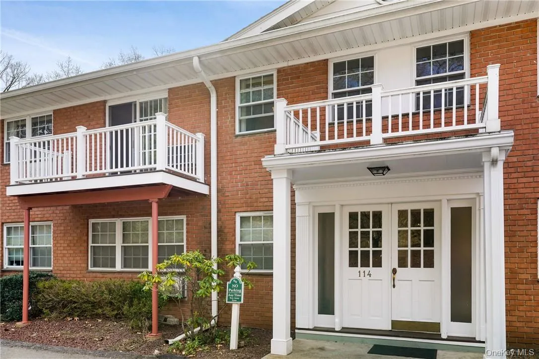 Front Entrance Front Entrance