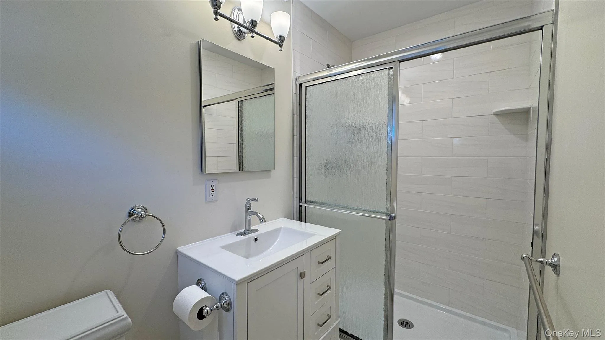 Full size shower booth Full size shower booth