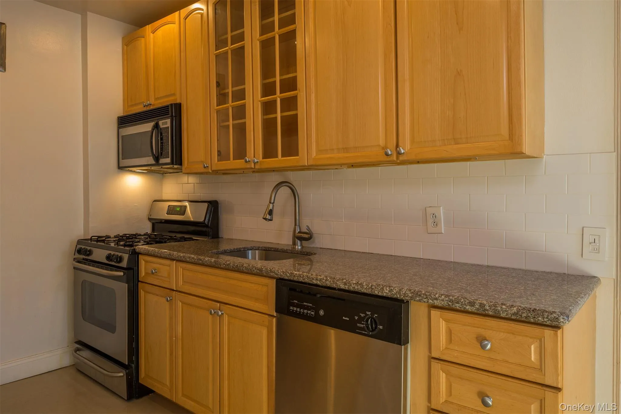 9 Alden Place, Mount Vernon, NY, 2 Bedrooms Bedrooms, 4 Rooms Rooms,1 BathroomBathrooms,Residential Lease,Idx,Alden,0,940117 9 Alden Place, Mount Vernon, NY, 2 Bedrooms Bedrooms, 4 Rooms Rooms,1 BathroomBathrooms,Residential Lease,Idx,Alden,0,940117