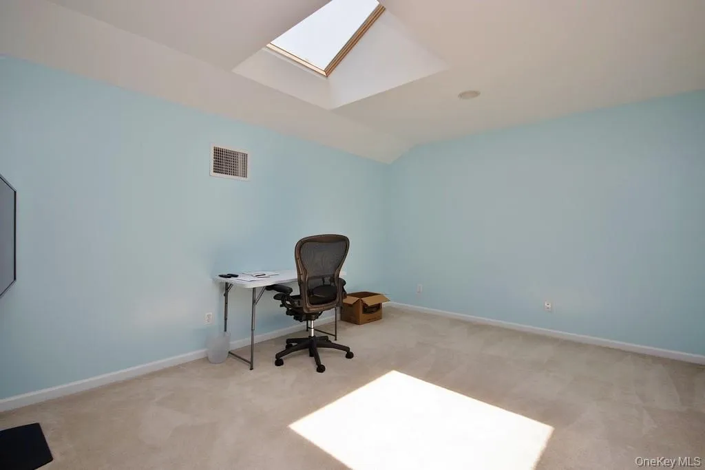 Loft /Skylight provides lots of natural light Loft /Skylight provides lots of natural light