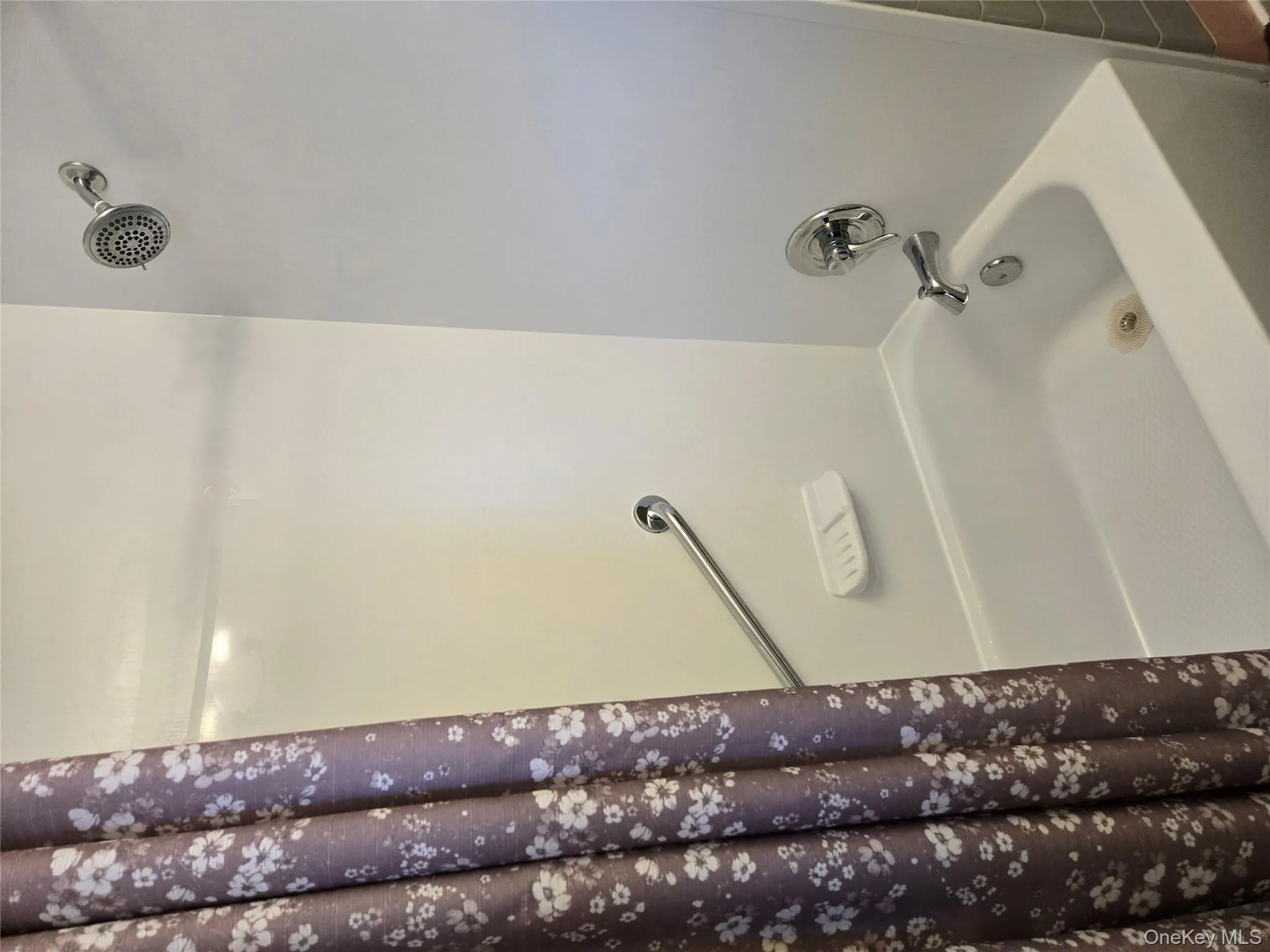 Main Bath view 2 Main Bath view 2