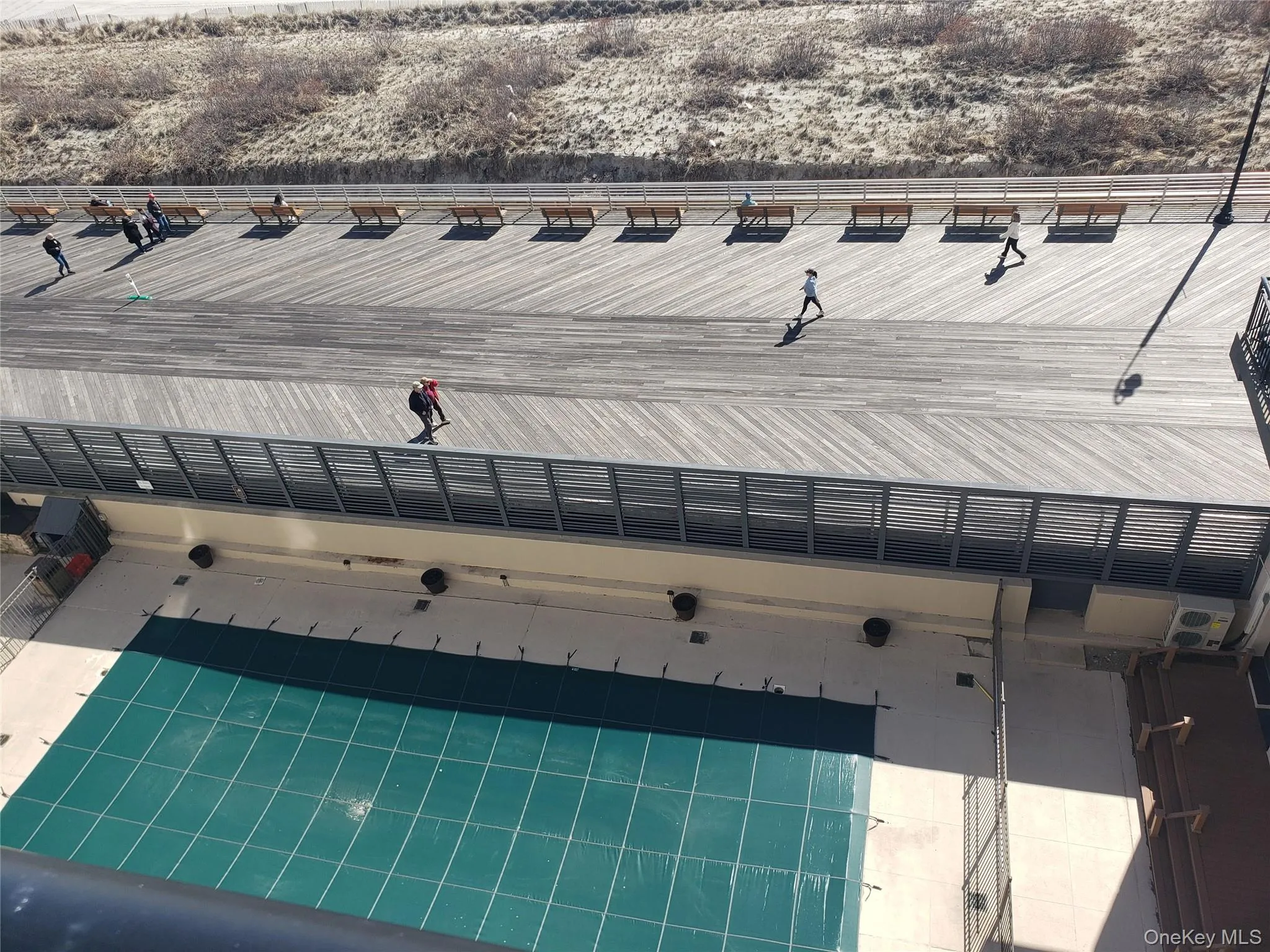 Pool, boardwalk, beach views! Pool, boardwalk, beach views!