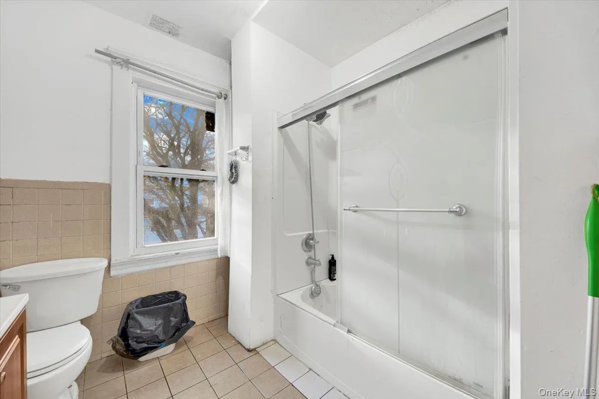 Hall bath on the second story. Hall bath on the second story.