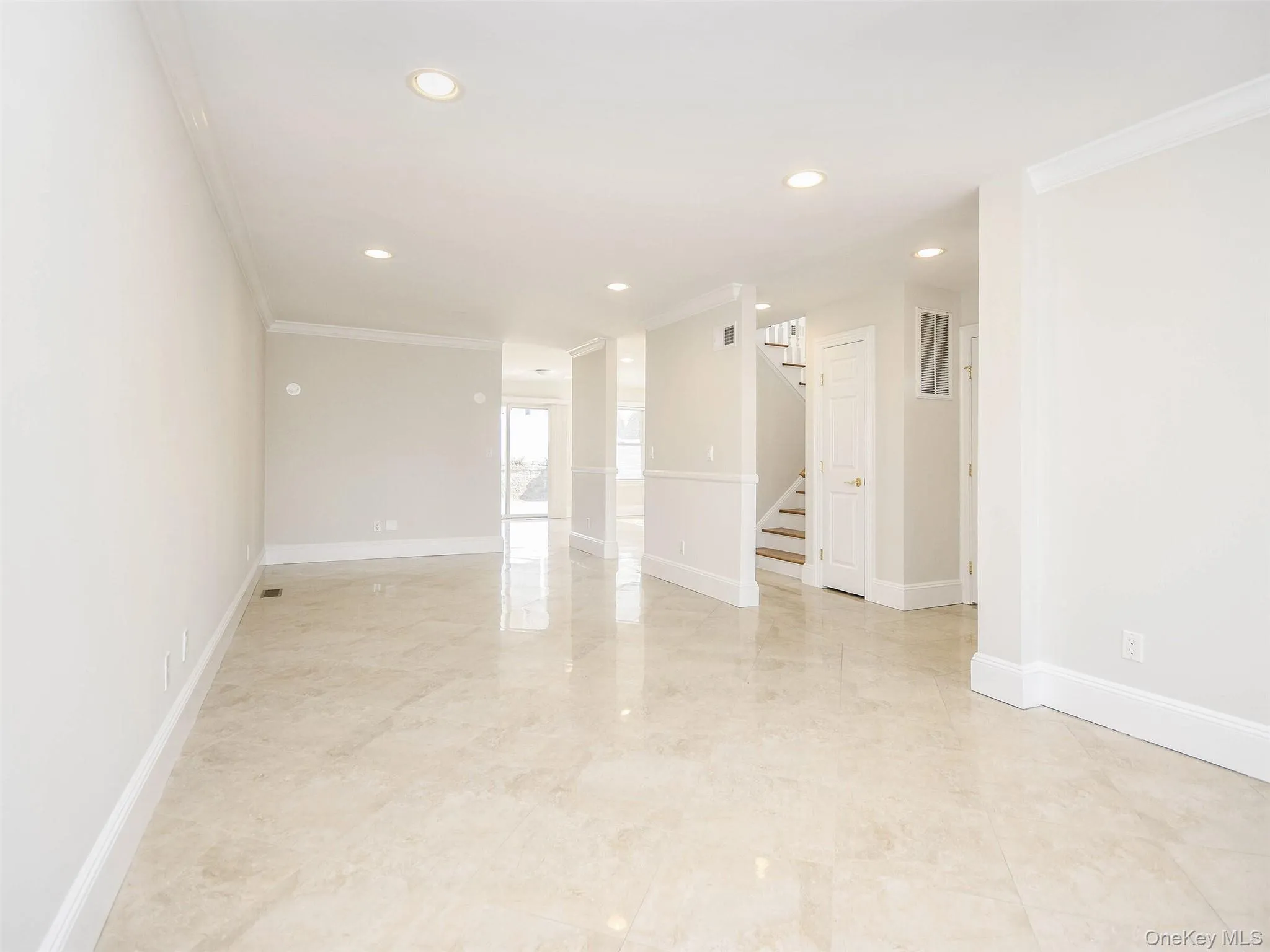 24B Sintsink Dr W, North Hempstead, NY, 3 Bedrooms Bedrooms, 6 Rooms Rooms,2 BathroomsBathrooms,Residential Lease,Idx,Sintsink Dr W,0,940492 24B Sintsink Dr W, North Hempstead, NY, 3 Bedrooms Bedrooms, 6 Rooms Rooms,2 BathroomsBathrooms,Residential Lease,Idx,Sintsink Dr W,0,940492