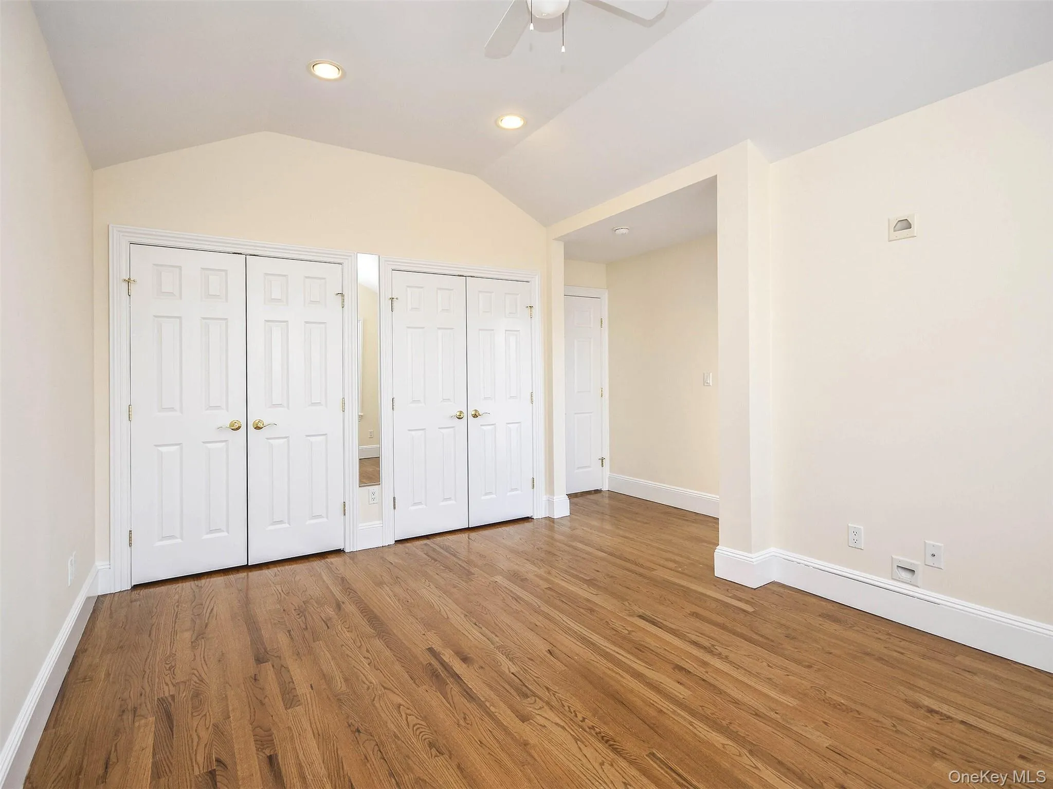 24B Sintsink Dr W, North Hempstead, NY, 3 Bedrooms Bedrooms, 6 Rooms Rooms,2 BathroomsBathrooms,Residential Lease,Idx,Sintsink Dr W,0,940492 24B Sintsink Dr W, North Hempstead, NY, 3 Bedrooms Bedrooms, 6 Rooms Rooms,2 BathroomsBathrooms,Residential Lease,Idx,Sintsink Dr W,0,940492