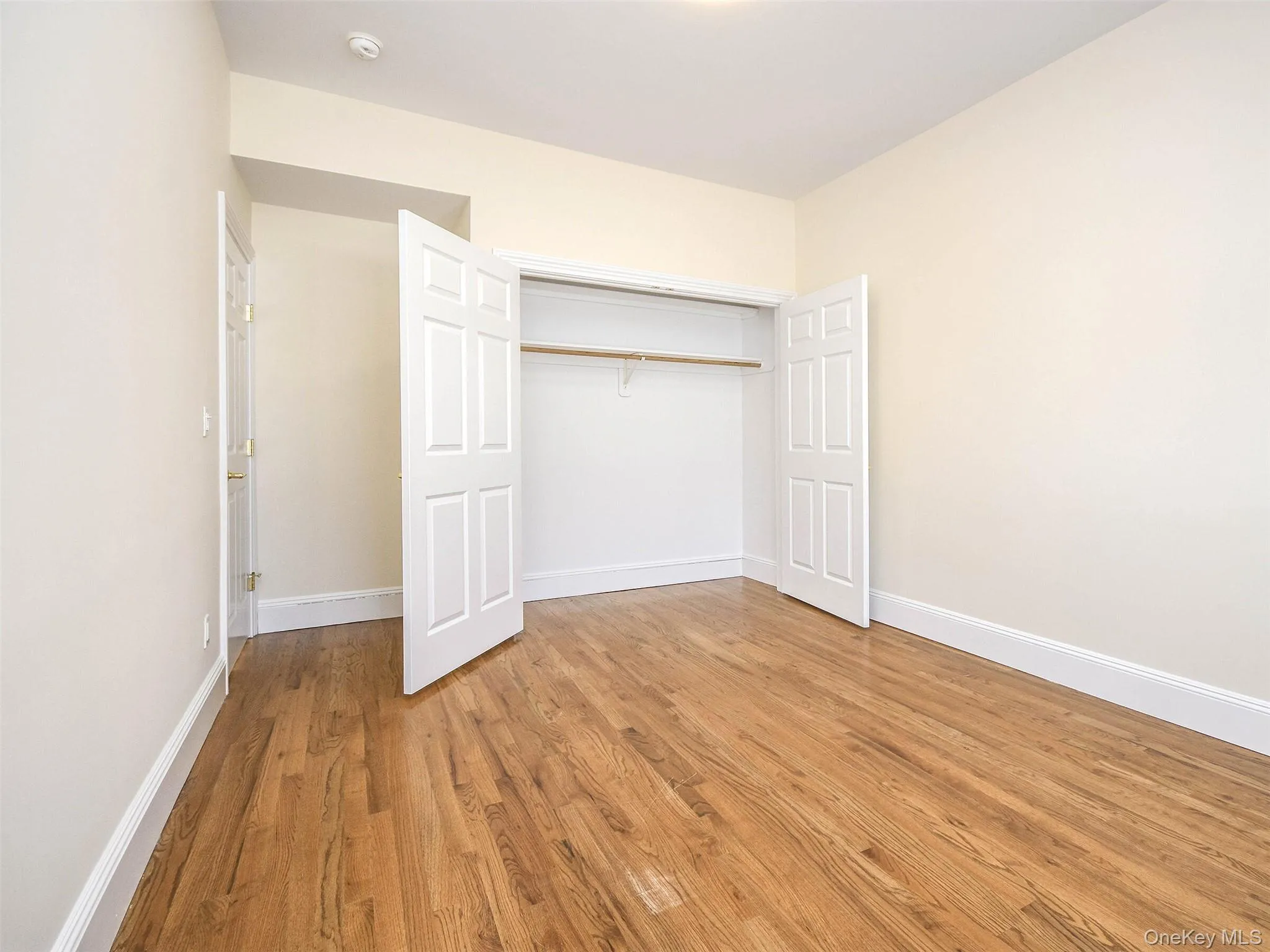 24B Sintsink Dr W, North Hempstead, NY, 3 Bedrooms Bedrooms, 6 Rooms Rooms,2 BathroomsBathrooms,Residential Lease,Idx,Sintsink Dr W,0,940492 24B Sintsink Dr W, North Hempstead, NY, 3 Bedrooms Bedrooms, 6 Rooms Rooms,2 BathroomsBathrooms,Residential Lease,Idx,Sintsink Dr W,0,940492