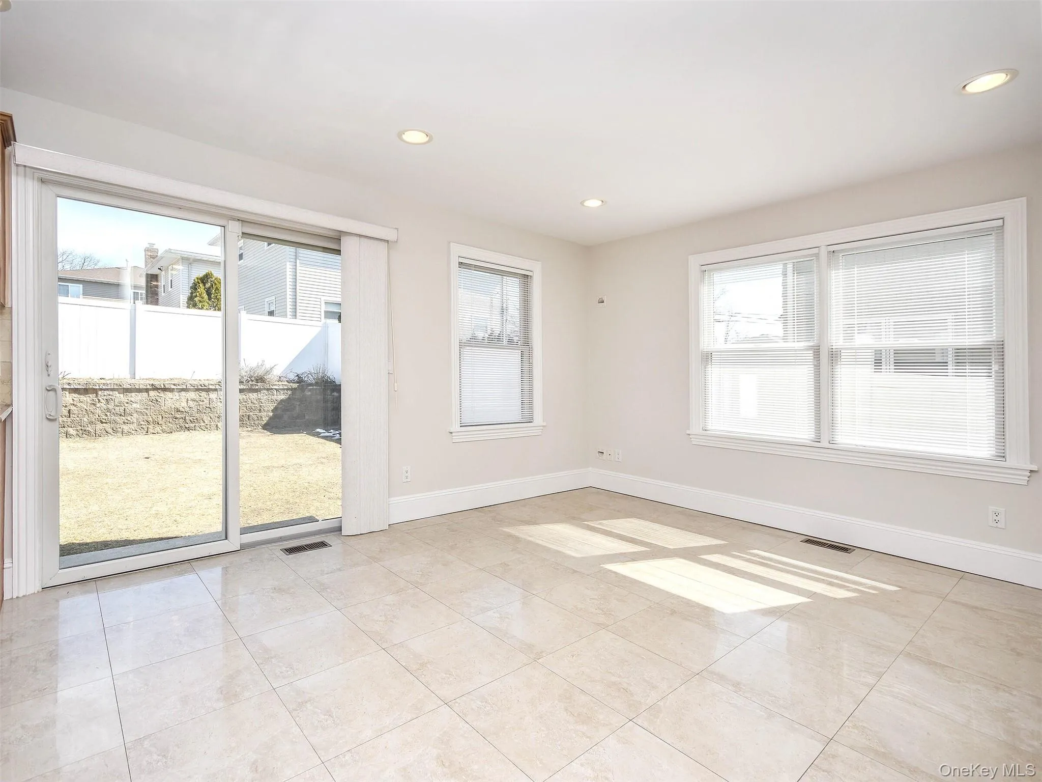 24B Sintsink Dr W, North Hempstead, NY, 3 Bedrooms Bedrooms, 6 Rooms Rooms,2 BathroomsBathrooms,Residential Lease,Idx,Sintsink Dr W,0,940492 24B Sintsink Dr W, North Hempstead, NY, 3 Bedrooms Bedrooms, 6 Rooms Rooms,2 BathroomsBathrooms,Residential Lease,Idx,Sintsink Dr W,0,940492