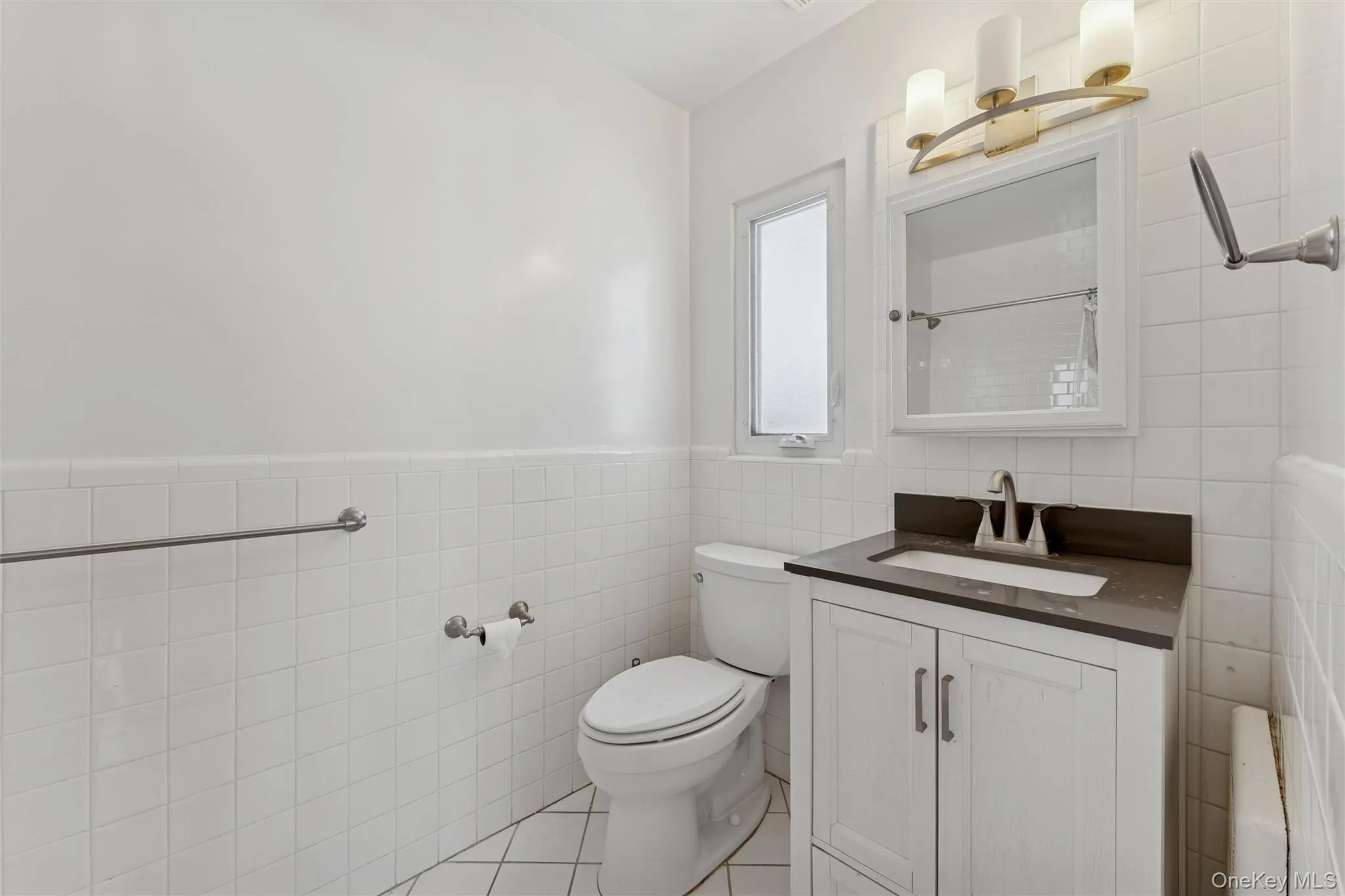 232 Round Hill Road, North Hempstead, NY, 3 Bedrooms Bedrooms, 5 Rooms Rooms,2 BathroomsBathrooms,Residential Lease,For Rent,Round Hill,0,940494 232 Round Hill Road, North Hempstead, NY, 3 Bedrooms Bedrooms, 5 Rooms Rooms,2 BathroomsBathrooms,Residential Lease,For Rent,Round Hill,0,940494