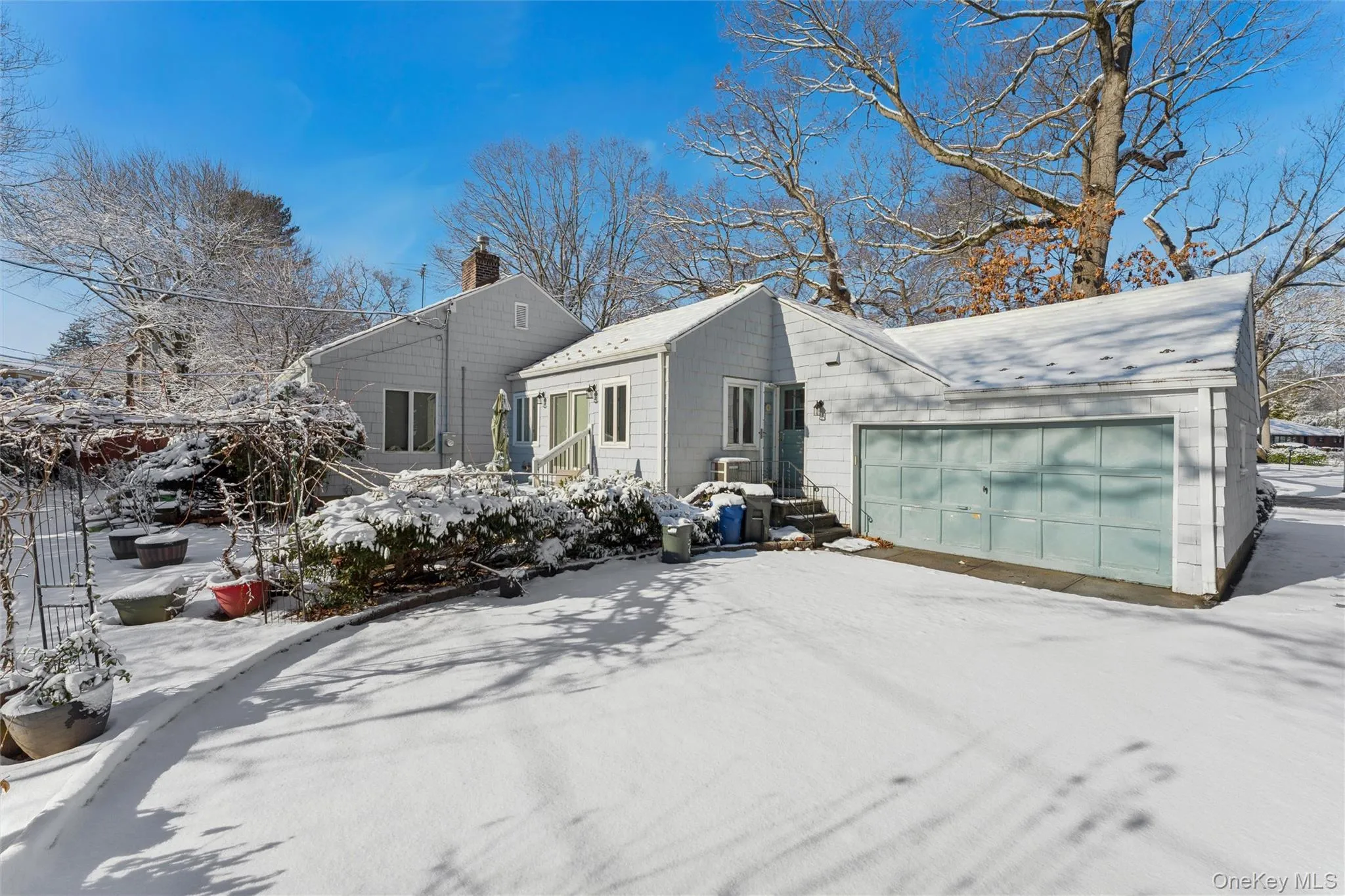 232 Round Hill Road, North Hempstead, NY, 3 Bedrooms Bedrooms, 5 Rooms Rooms,2 BathroomsBathrooms,Residential Lease,For Rent,Round Hill,0,940494 232 Round Hill Road, North Hempstead, NY, 3 Bedrooms Bedrooms, 5 Rooms Rooms,2 BathroomsBathrooms,Residential Lease,For Rent,Round Hill,0,940494