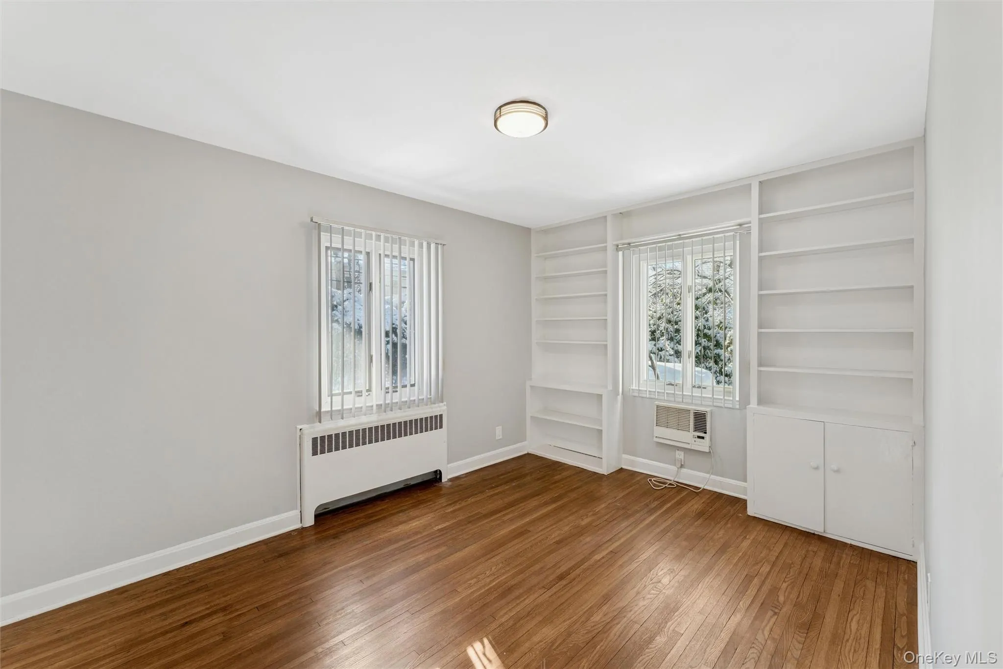 232 Round Hill Road, North Hempstead, NY, 3 Bedrooms Bedrooms, 5 Rooms Rooms,2 BathroomsBathrooms,Residential Lease,For Rent,Round Hill,0,940494 232 Round Hill Road, North Hempstead, NY, 3 Bedrooms Bedrooms, 5 Rooms Rooms,2 BathroomsBathrooms,Residential Lease,For Rent,Round Hill,0,940494