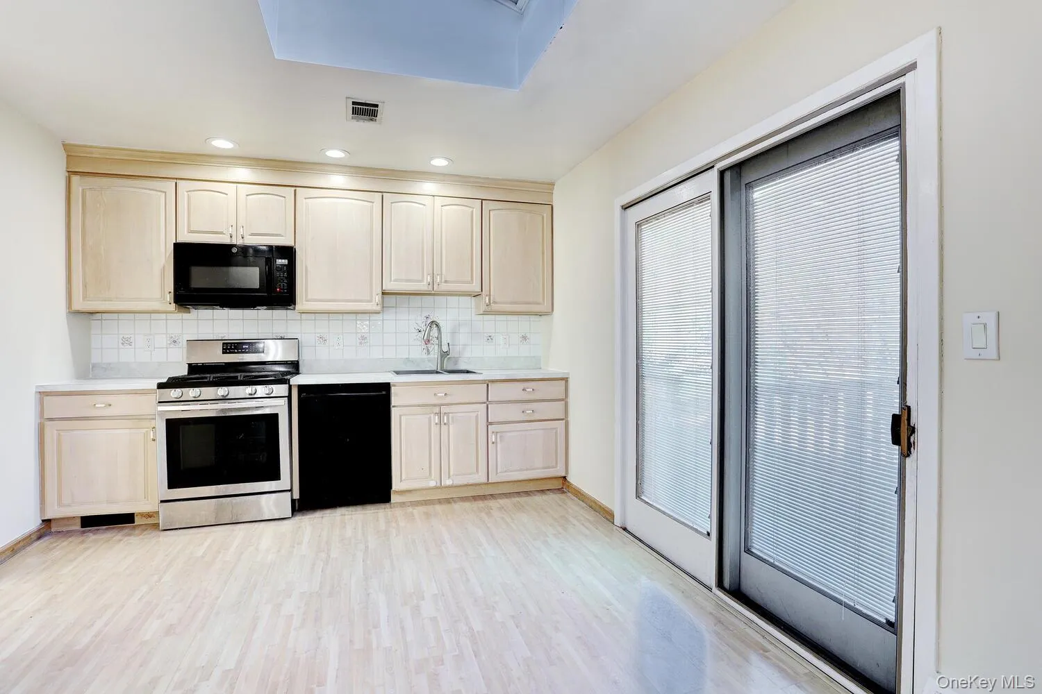 12 Van Gogh Lane, Ramapo, NY, 4 Bedrooms Bedrooms, 8 Rooms Rooms,2 BathroomsBathrooms,Residential Lease,Idx,Van Gogh,0,940537 12 Van Gogh Lane, Ramapo, NY, 4 Bedrooms Bedrooms, 8 Rooms Rooms,2 BathroomsBathrooms,Residential Lease,Idx,Van Gogh,0,940537