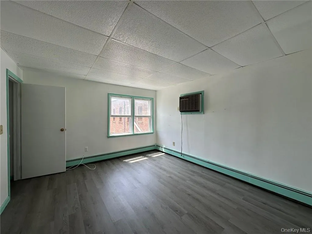 large bedroom large bedroom