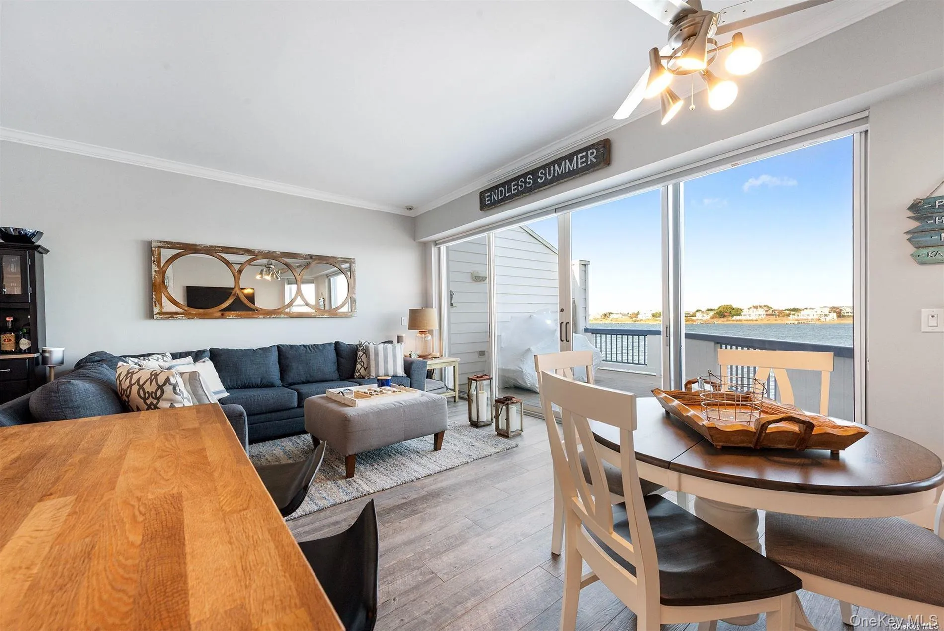 Dining Area Dining Area