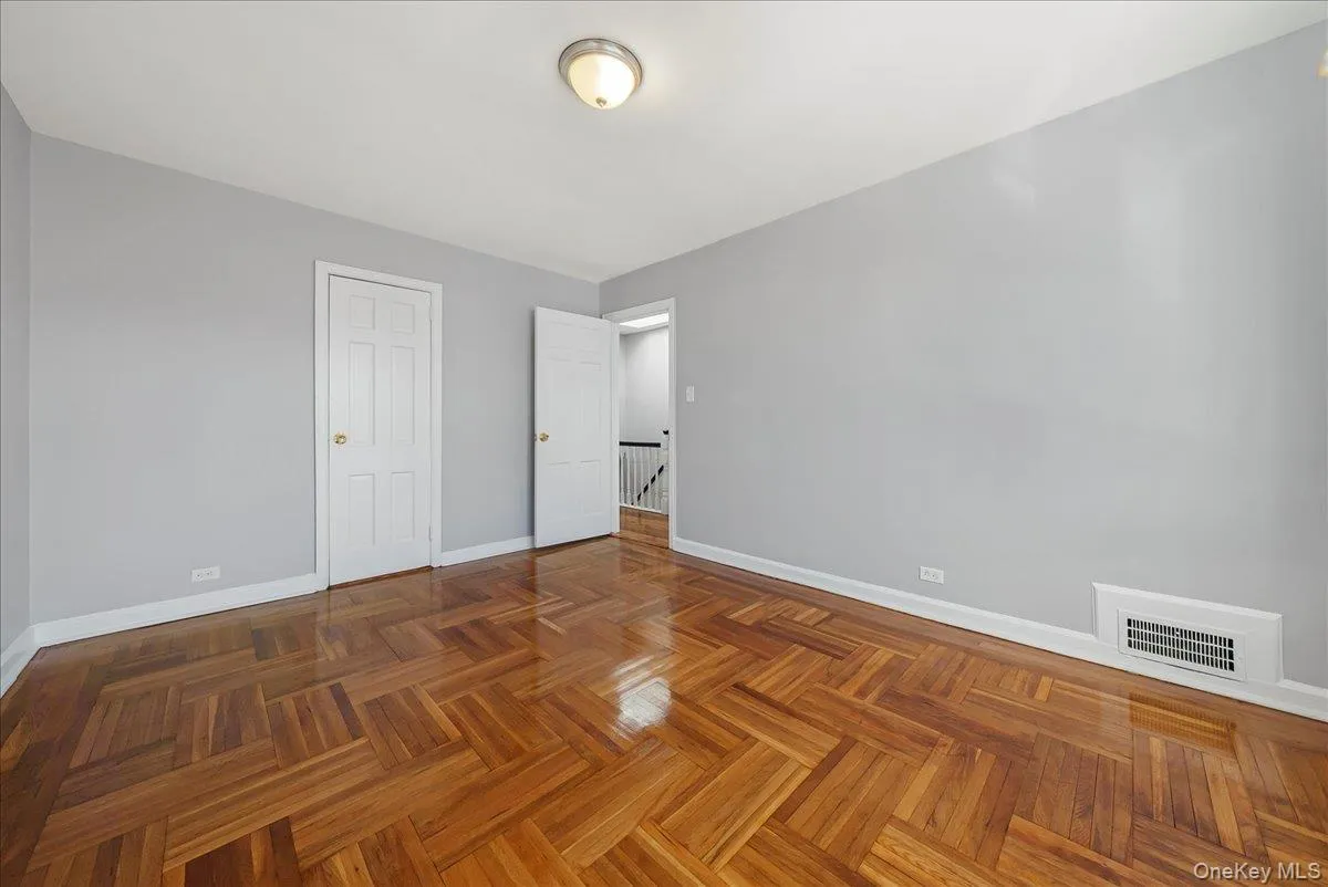 4309 Edson Avenue, New York, NY, 3 Bedrooms Bedrooms, 5 Rooms Rooms,1 BathroomBathrooms,Residential,For Rent,Edson,0,940771 4309 Edson Avenue, New York, NY, 3 Bedrooms Bedrooms, 5 Rooms Rooms,1 BathroomBathrooms,Residential,For Rent,Edson,0,940771