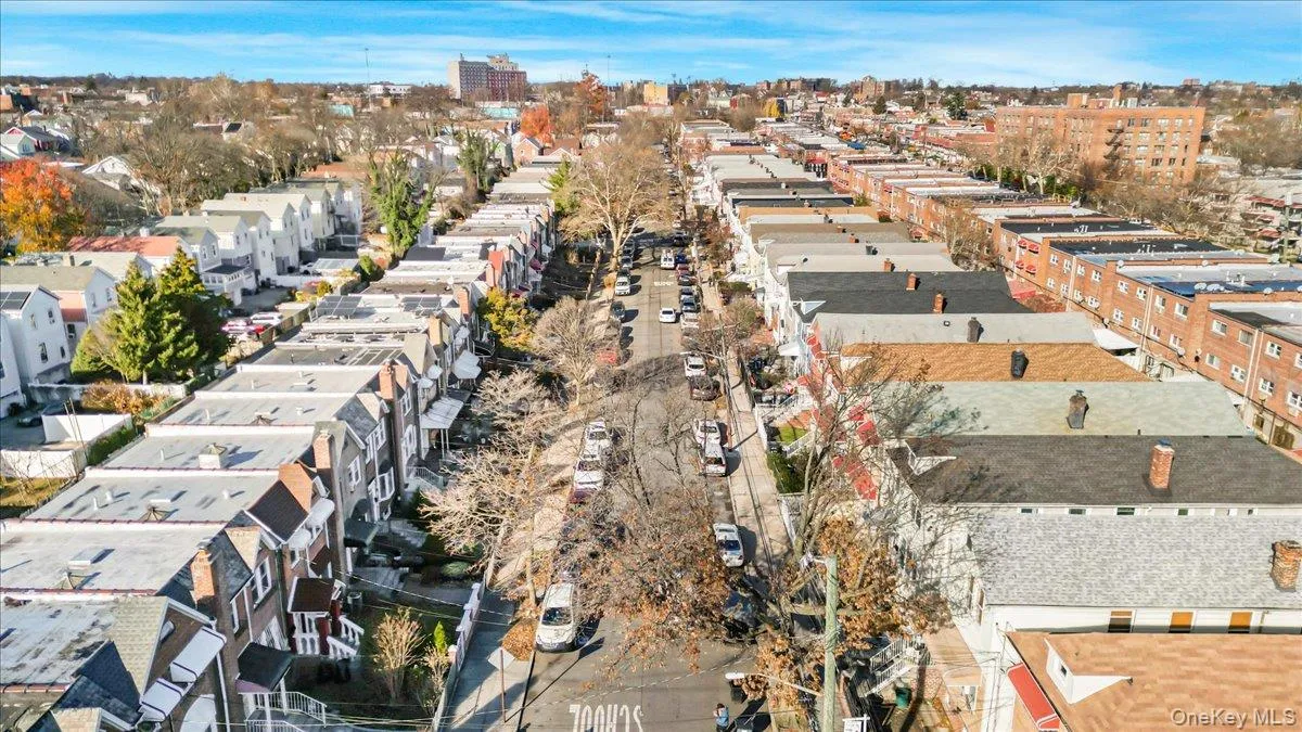 4309 Edson Avenue, New York, NY, 3 Bedrooms Bedrooms, 5 Rooms Rooms,1 BathroomBathrooms,Residential,For Rent,Edson,0,940771 4309 Edson Avenue, New York, NY, 3 Bedrooms Bedrooms, 5 Rooms Rooms,1 BathroomBathrooms,Residential,For Rent,Edson,0,940771