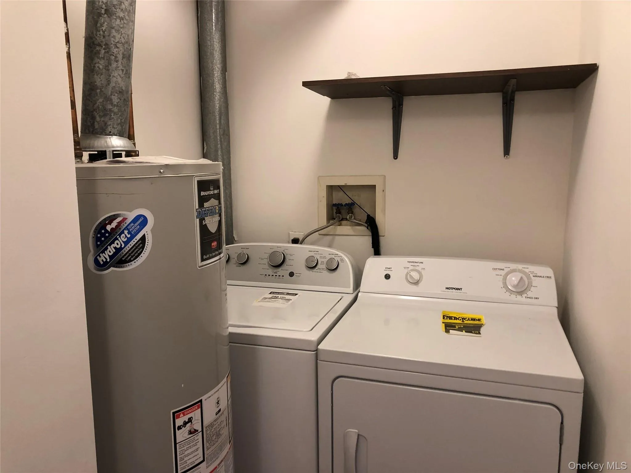 7B Orchard Beach Road, North Hempstead, NY, 3 Bedrooms Bedrooms, 6 Rooms Rooms,2 BathroomsBathrooms,Residential Lease,Idx,Orchard Beach,0,940774 7B Orchard Beach Road, North Hempstead, NY, 3 Bedrooms Bedrooms, 6 Rooms Rooms,2 BathroomsBathrooms,Residential Lease,Idx,Orchard Beach,0,940774