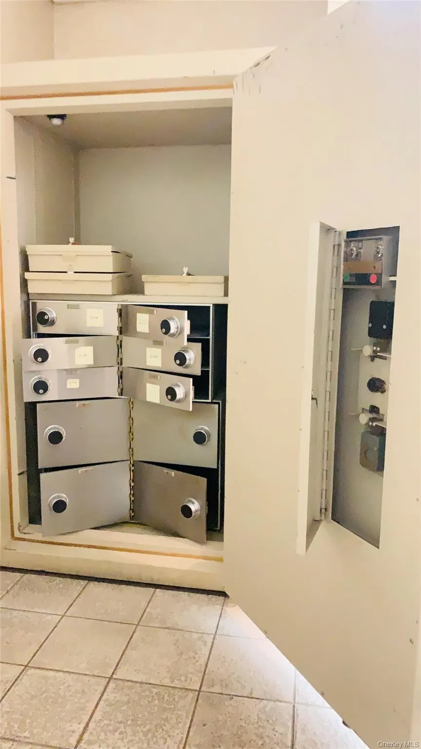 13681 Roosevelt Avenue, New York, NY, ,Commercial Lease,Idx,Roosevelt,0,940780 13681 Roosevelt Avenue, New York, NY, ,Commercial Lease,Idx,Roosevelt,0,940780