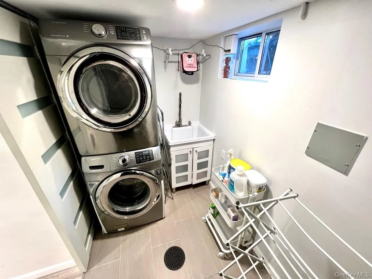 64-68 83 Place, New York, NY, 3 Bedrooms Bedrooms, ,2 BathroomsBathrooms,Residential,For Rent,83,0,940781 64-68 83 Place, New York, NY, 3 Bedrooms Bedrooms, ,2 BathroomsBathrooms,Residential,For Rent,83,0,940781
