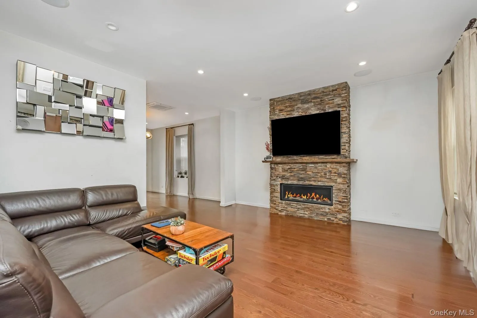 64-68 83 Place, New York, NY, 3 Bedrooms Bedrooms, ,2 BathroomsBathrooms,Residential,For Rent,83,0,940781 64-68 83 Place, New York, NY, 3 Bedrooms Bedrooms, ,2 BathroomsBathrooms,Residential,For Rent,83,0,940781