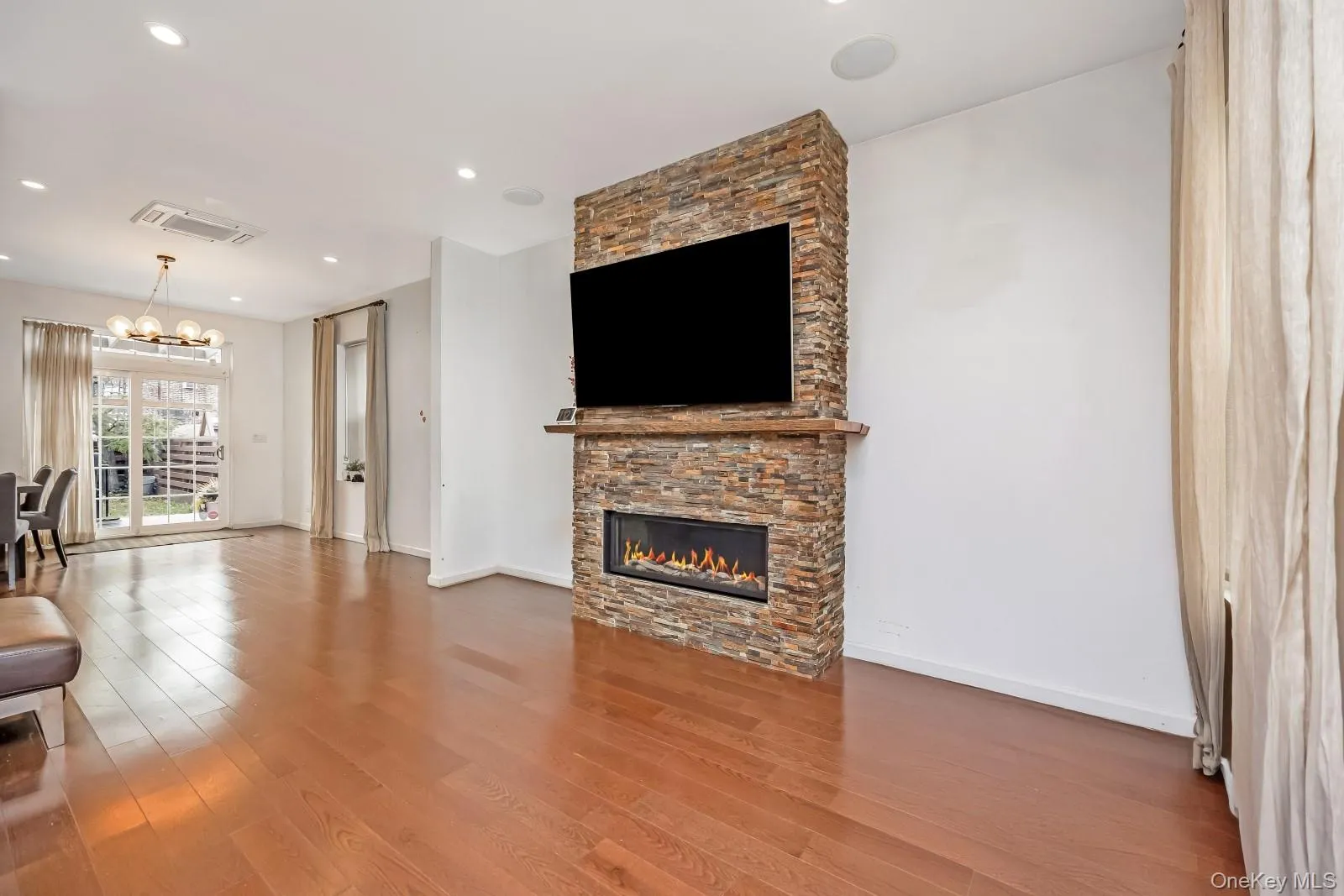 64-68 83 Place, New York, NY, 3 Bedrooms Bedrooms, ,2 BathroomsBathrooms,Residential,For Rent,83,0,940781 64-68 83 Place, New York, NY, 3 Bedrooms Bedrooms, ,2 BathroomsBathrooms,Residential,For Rent,83,0,940781