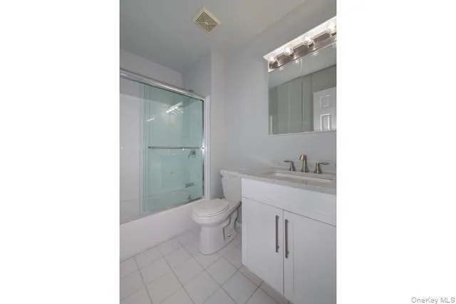 241 Main Street, Islip, NY, 1 Bedroom Bedrooms, 3 Rooms Rooms,1 BathroomBathrooms,Residential Lease,Idx,Main,0,940797 241 Main Street, Islip, NY, 1 Bedroom Bedrooms, 3 Rooms Rooms,1 BathroomBathrooms,Residential Lease,Idx,Main,0,940797