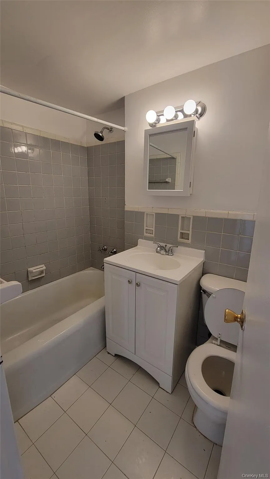 98-20 62nd Drive, New York, NY, 2 Bedrooms Bedrooms, 4 Rooms Rooms,1 BathroomBathrooms,Residential Lease,For Rent,62nd,0,940802 98-20 62nd Drive, New York, NY, 2 Bedrooms Bedrooms, 4 Rooms Rooms,1 BathroomBathrooms,Residential Lease,For Rent,62nd,0,940802