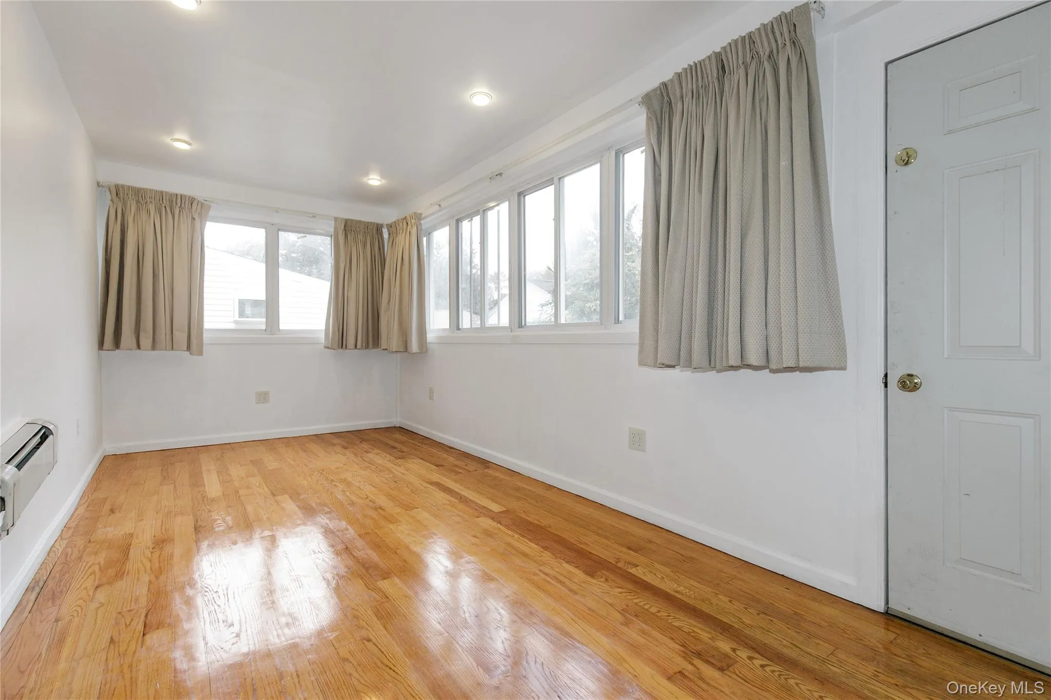 4623 Arcadia Lane, North Hempstead, NY, 3 Bedrooms Bedrooms, 8 Rooms Rooms,1 BathroomBathrooms,Residential Lease,Idx,Arcadia,0,940823 4623 Arcadia Lane, North Hempstead, NY, 3 Bedrooms Bedrooms, 8 Rooms Rooms,1 BathroomBathrooms,Residential Lease,Idx,Arcadia,0,940823