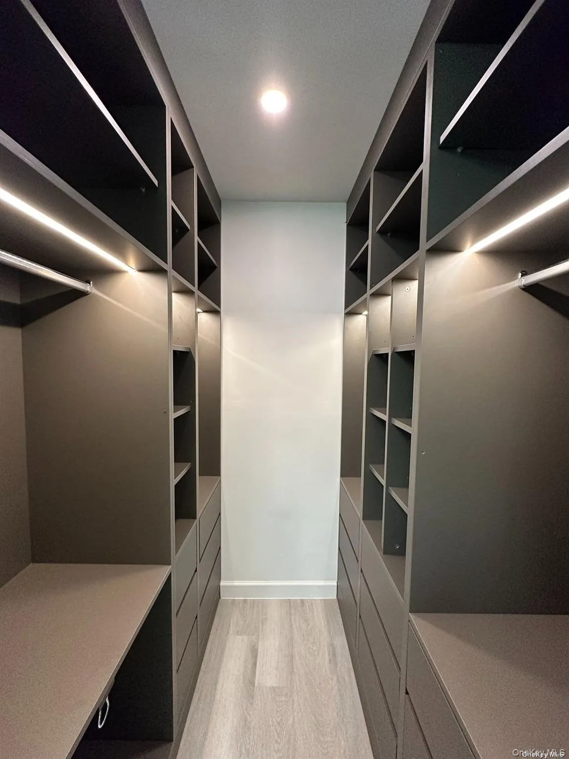 13-36 Robin Lane, New York, NY, 1 Bedroom Bedrooms, 4 Rooms Rooms,1 BathroomBathrooms,Residential Lease,Idx,Robin Lane,0,940872 13-36 Robin Lane, New York, NY, 1 Bedroom Bedrooms, 4 Rooms Rooms,1 BathroomBathrooms,Residential Lease,Idx,Robin Lane,0,940872