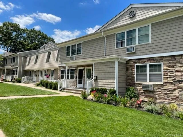 50 Fairfield Way, Smithtown, NY, 2 Bedrooms Bedrooms, 5 Rooms Rooms,1 BathroomBathrooms,Residential Lease,Idx,Fairfield,0,940926 50 Fairfield Way, Smithtown, NY, 2 Bedrooms Bedrooms, 5 Rooms Rooms,1 BathroomBathrooms,Residential Lease,Idx,Fairfield,0,940926