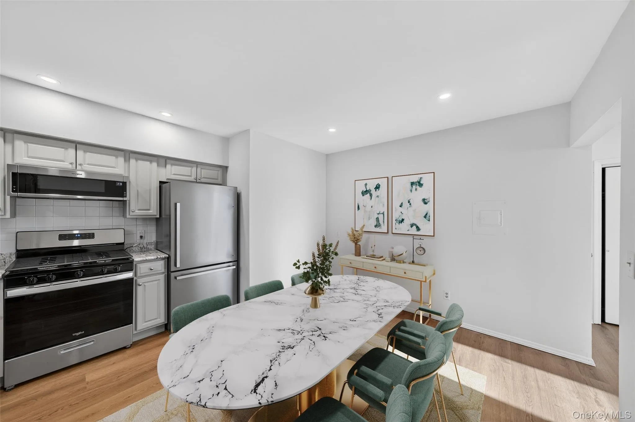 Virtual Staged Kitchen Table and Chairs Virtual Staged Kitchen Table and Chairs