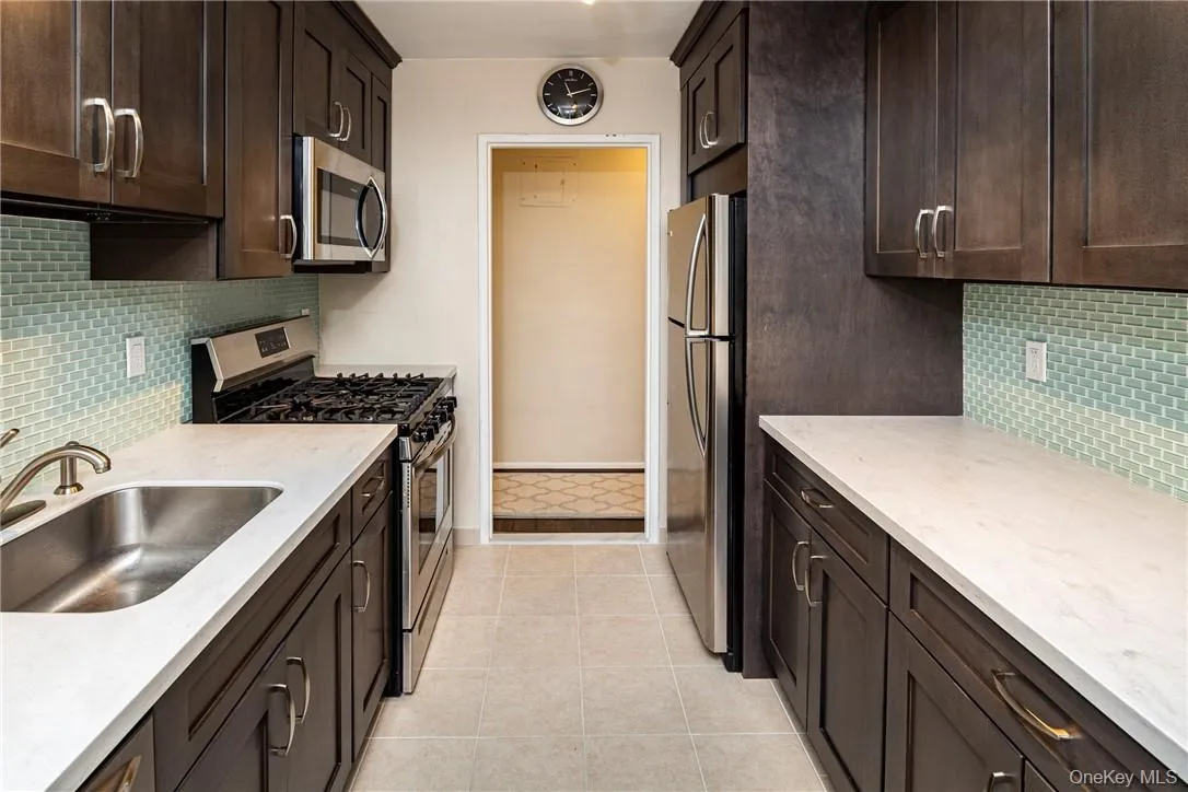 14 Westview Avenue, Eastchester, NY, 2 Bedrooms Bedrooms, 5 Rooms Rooms,2 BathroomsBathrooms,Residential Lease,Idx,Westview,0,941032 14 Westview Avenue, Eastchester, NY, 2 Bedrooms Bedrooms, 5 Rooms Rooms,2 BathroomsBathrooms,Residential Lease,Idx,Westview,0,941032