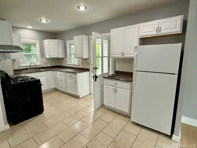 13 Forest Avenue, Middletown, NY, 3 Bedrooms Bedrooms, 10 Rooms Rooms,2 BathroomsBathrooms,Residential,For Rent,Forest,0,941047 13 Forest Avenue, Middletown, NY, 3 Bedrooms Bedrooms, 10 Rooms Rooms,2 BathroomsBathrooms,Residential,For Rent,Forest,0,941047