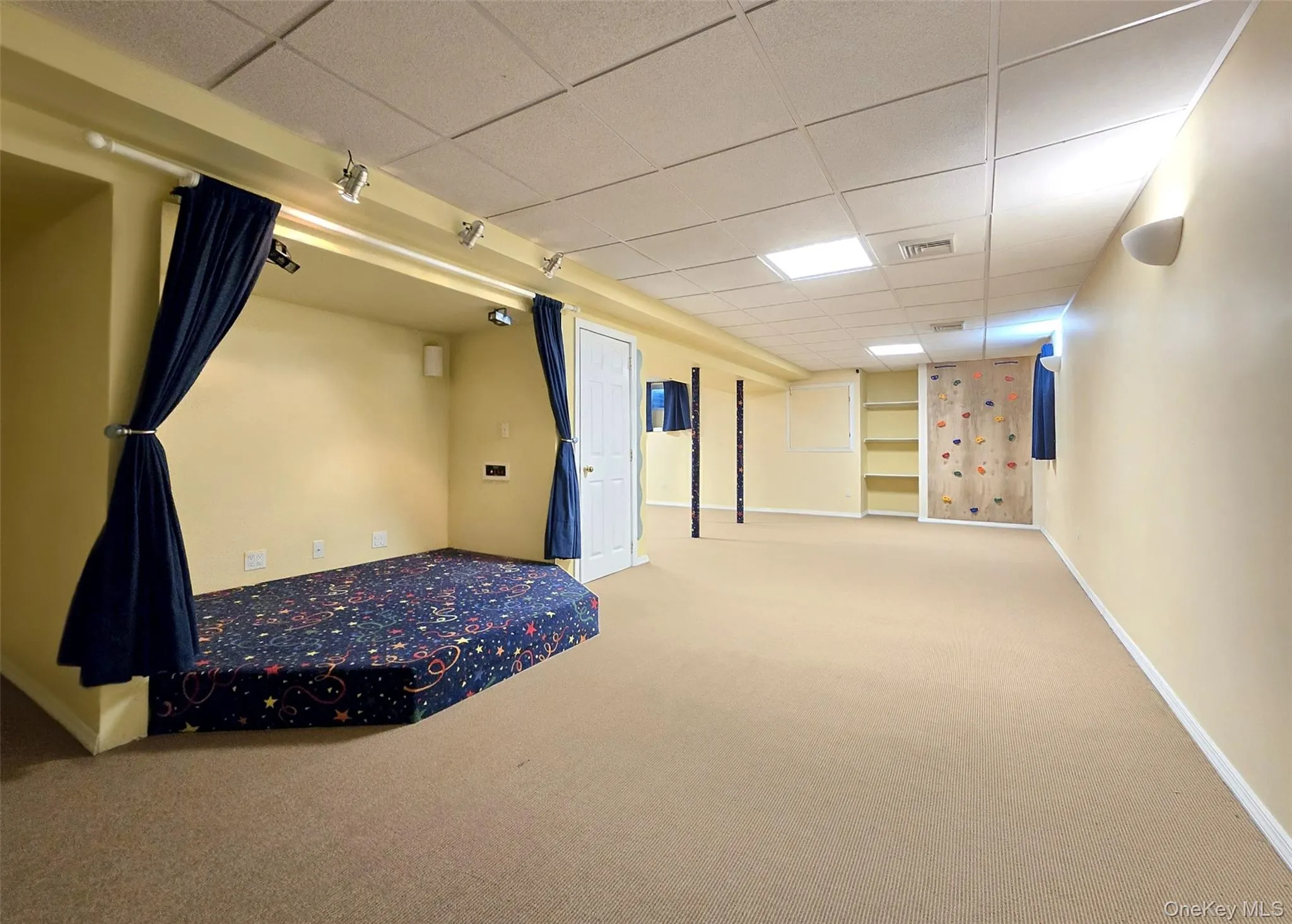 Extra Storage Areas & Utility Extra Storage Areas & Utility