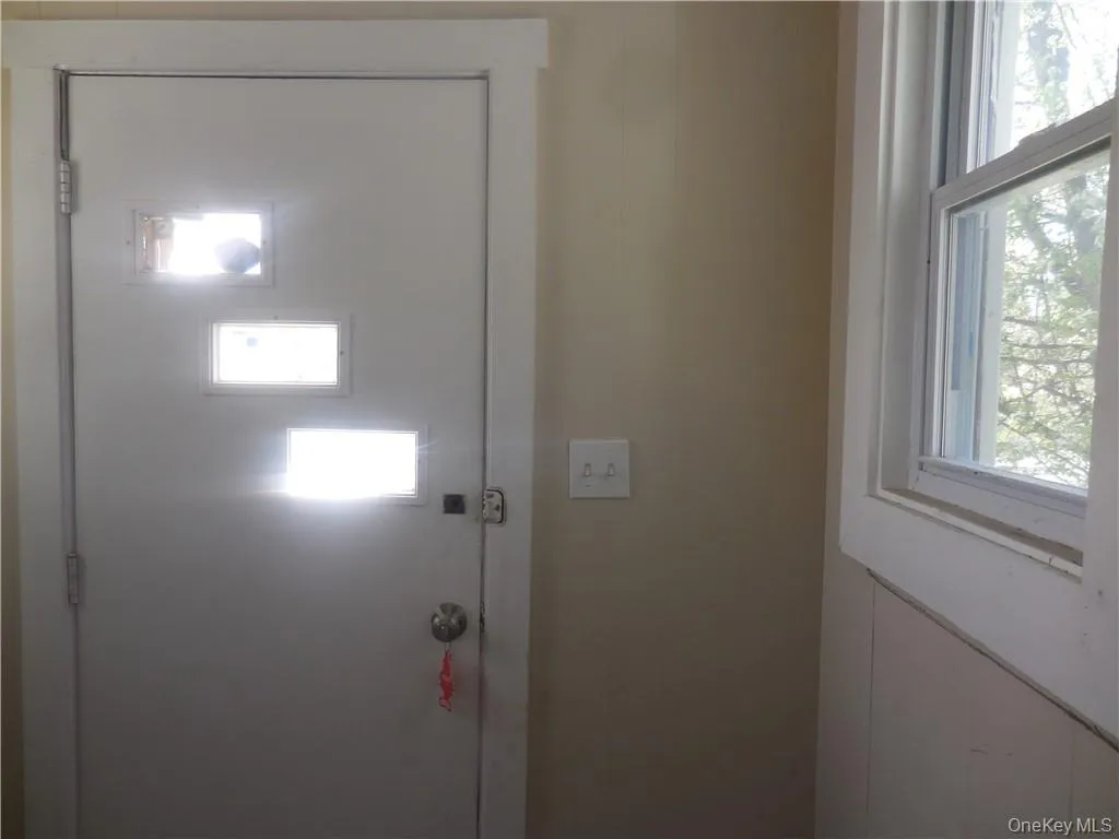 Main exterior entrance of the apartment. Main exterior entrance of the apartment.