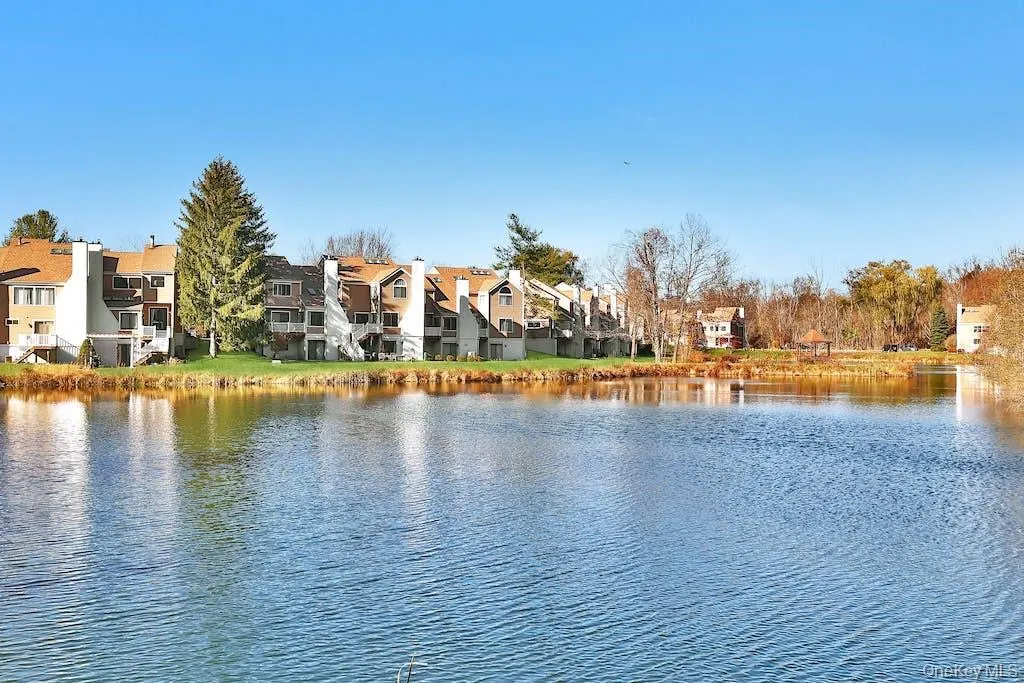 Full lake view from this unit. Full lake view from this unit.