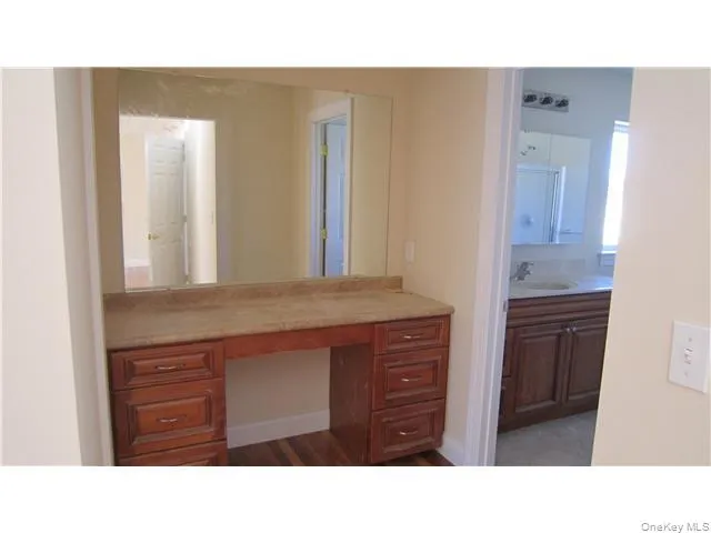 Master Bath/Spa : Vanity area within master bedroom suite Master Bath/Spa : Vanity area within master bedroom suite