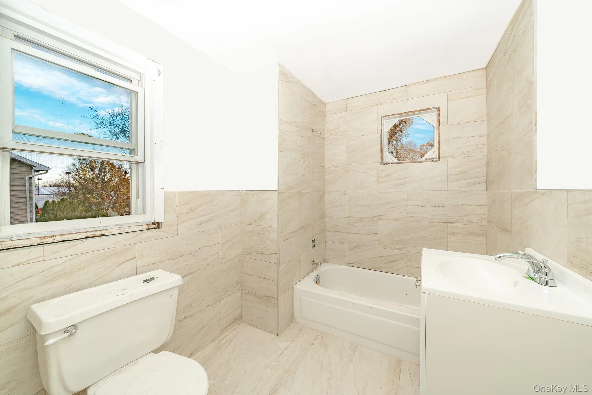 Upstairs Bathroom Upstairs Bathroom