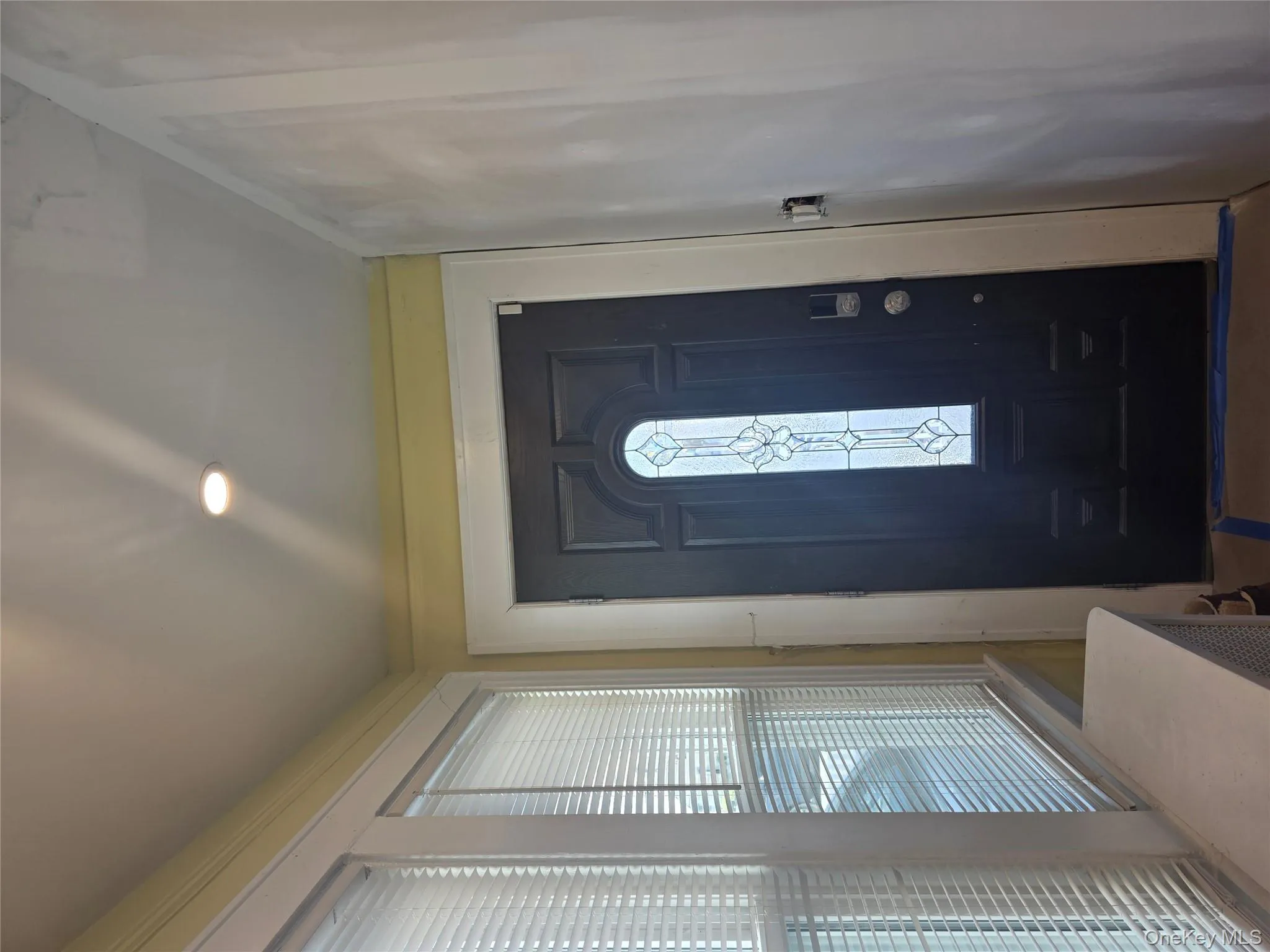 Entrance foyer with recessed lighting Entrance foyer with recessed lighting