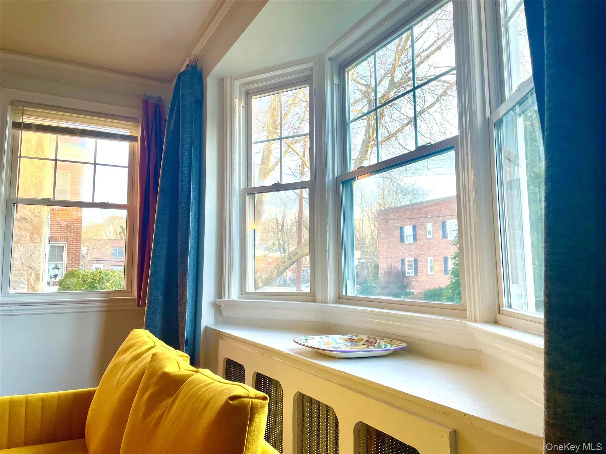 Featuring the Bay Window, facing front garden Featuring the Bay Window, facing front garden