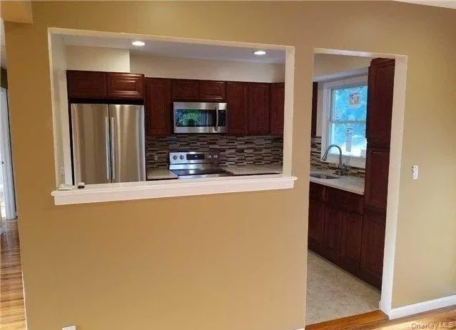 17 Hallock Street, Oyster Bay, NY, 2 Bedrooms Bedrooms, 5 Rooms Rooms,1 BathroomBathrooms,Residential Lease,Idx,Hallock,0,941495 17 Hallock Street, Oyster Bay, NY, 2 Bedrooms Bedrooms, 5 Rooms Rooms,1 BathroomBathrooms,Residential Lease,Idx,Hallock,0,941495