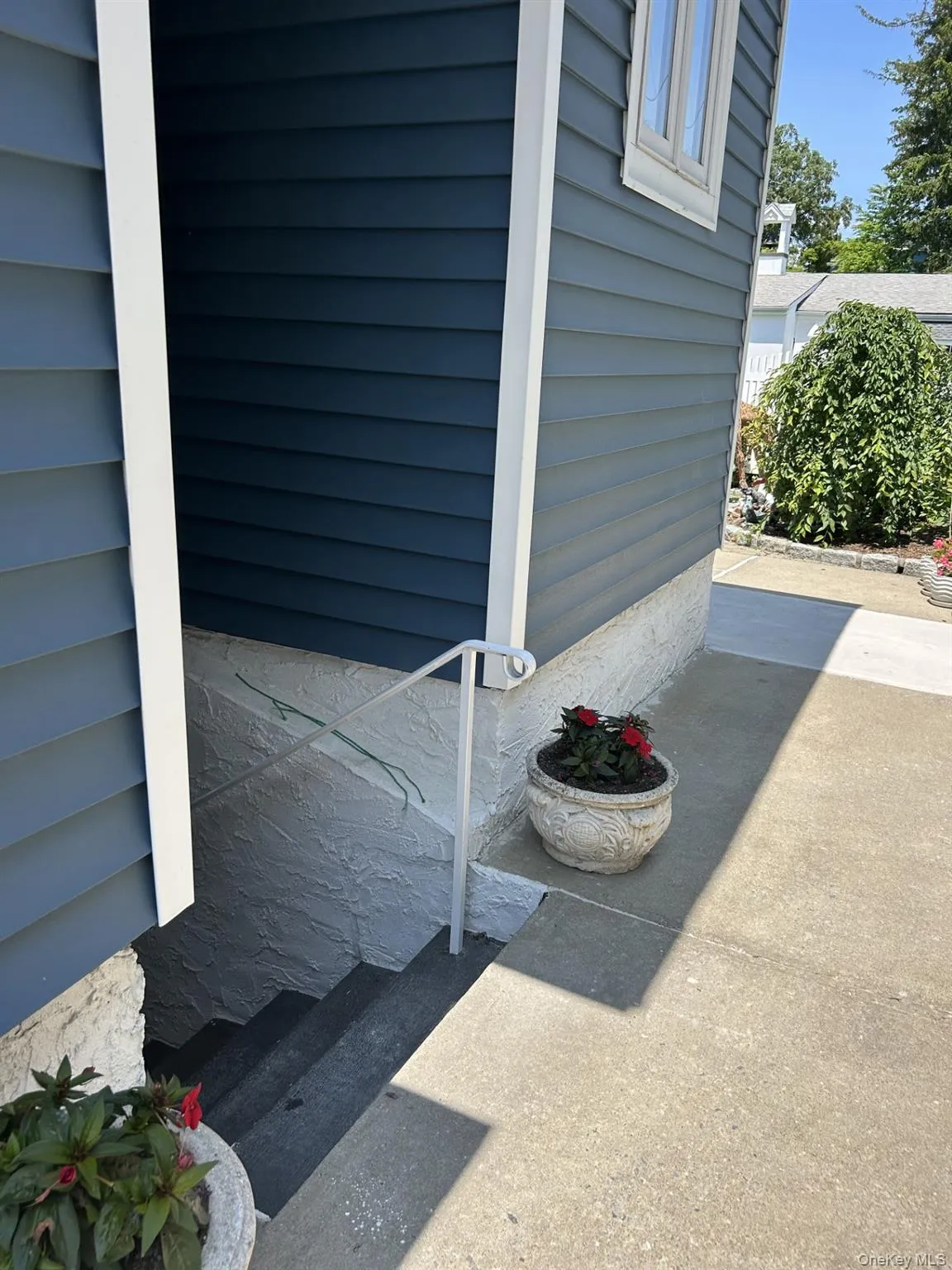 Doorway to property Doorway to property