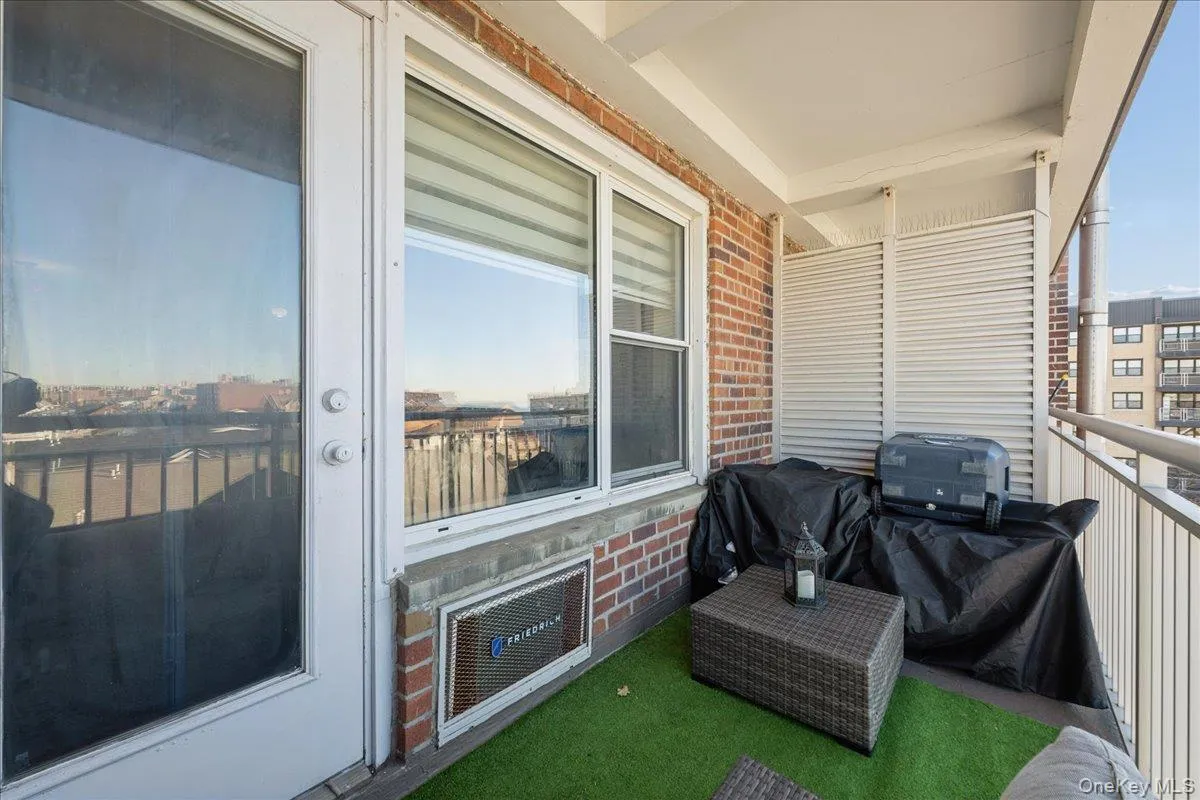 Balcony with area for grilling Balcony with area for grilling