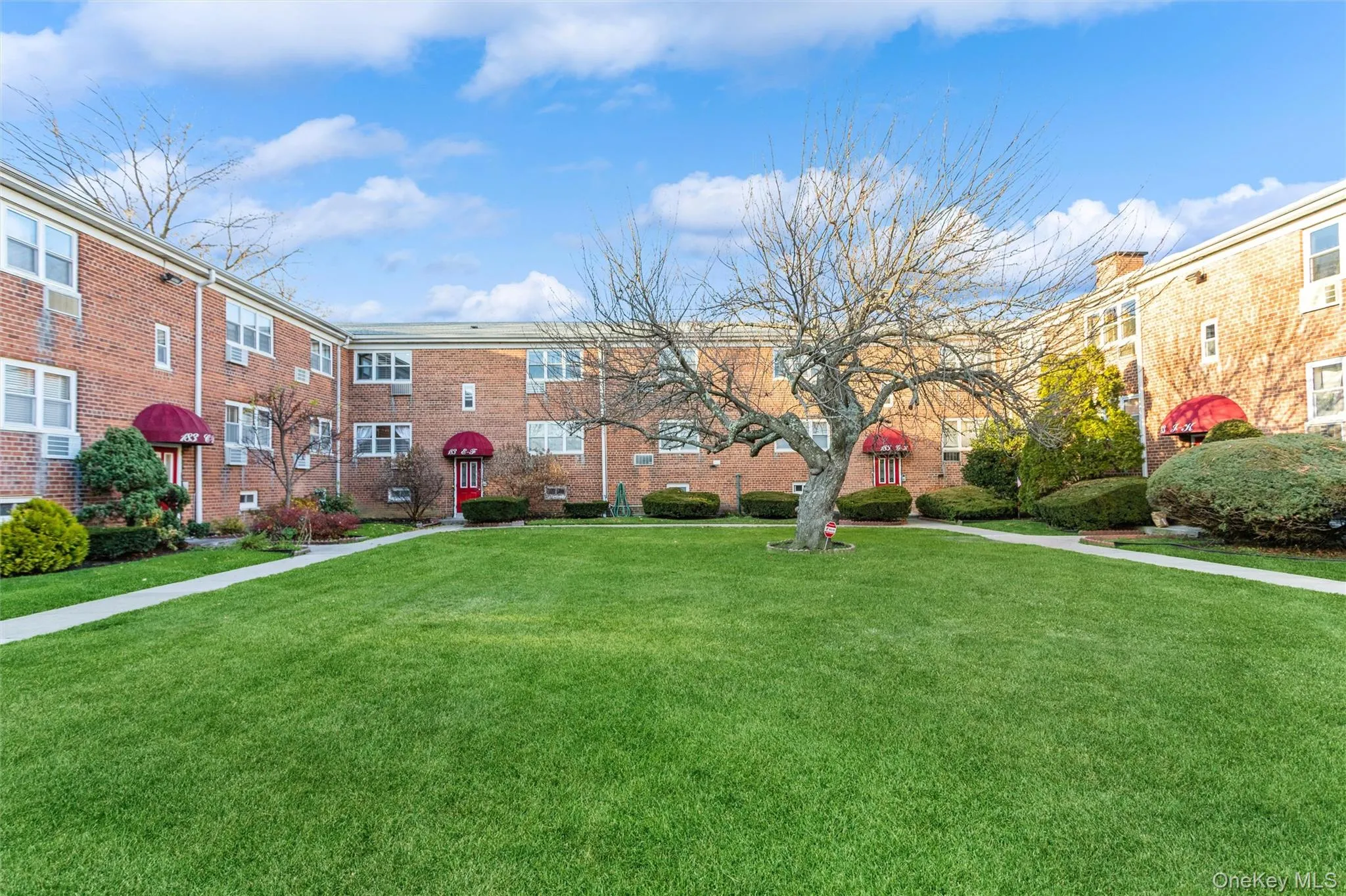 View of apartment building / complex View of apartment building / complex