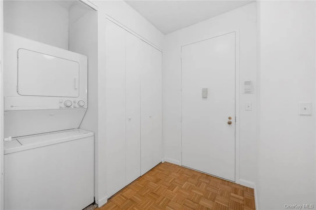 Washer/Dryer in unit!! Washer/Dryer in unit!!