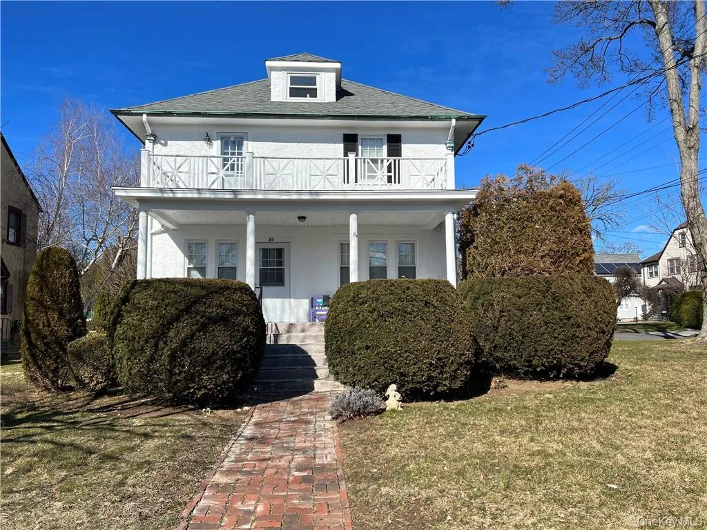 Great curb appeal Great curb appeal